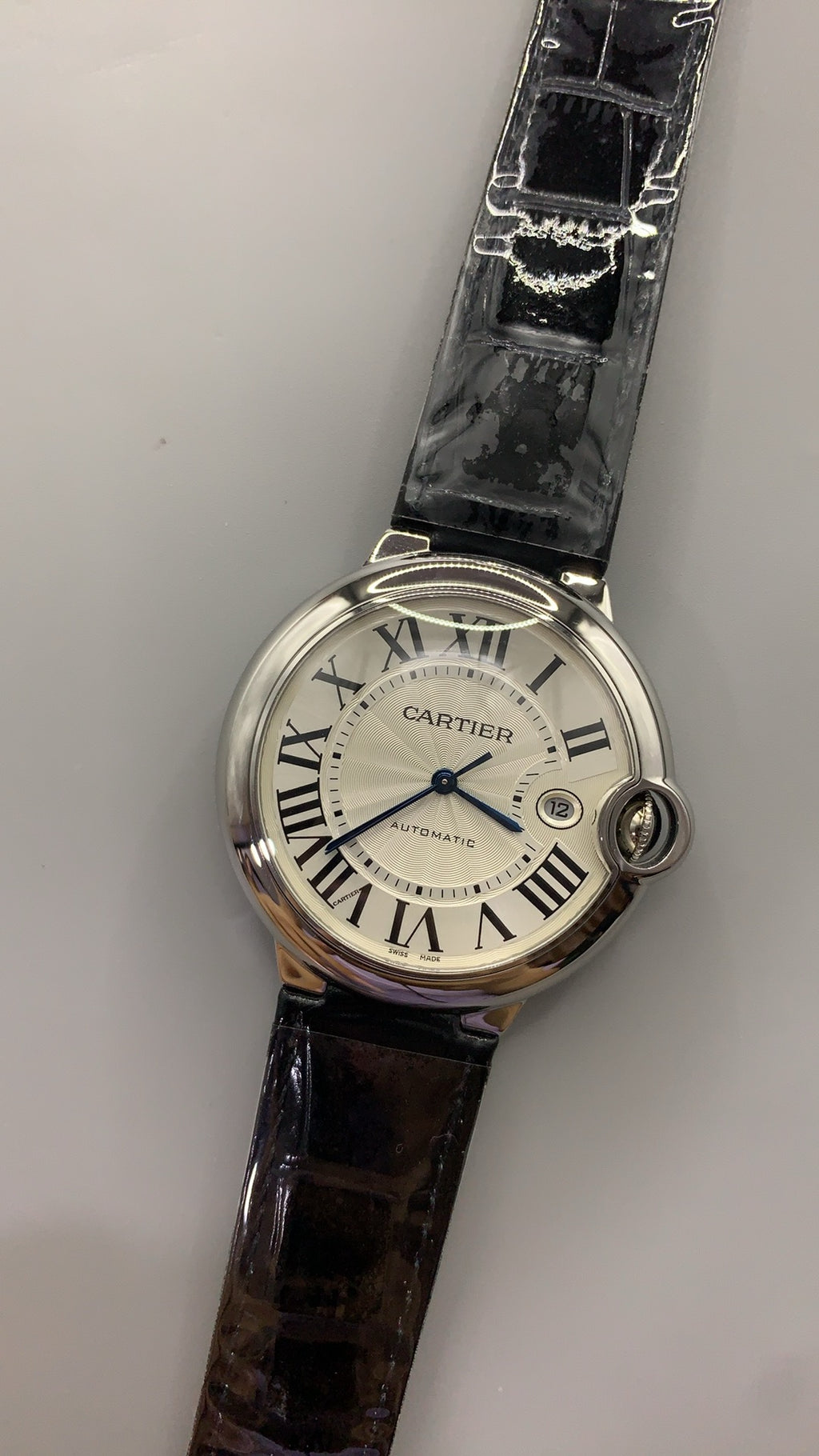 Cartier Ballon Bleu de Cartier | ขนาด 42 มม. | หน้าปัดสีดำ | สายหนังสีดำ | อัตโนมัติ