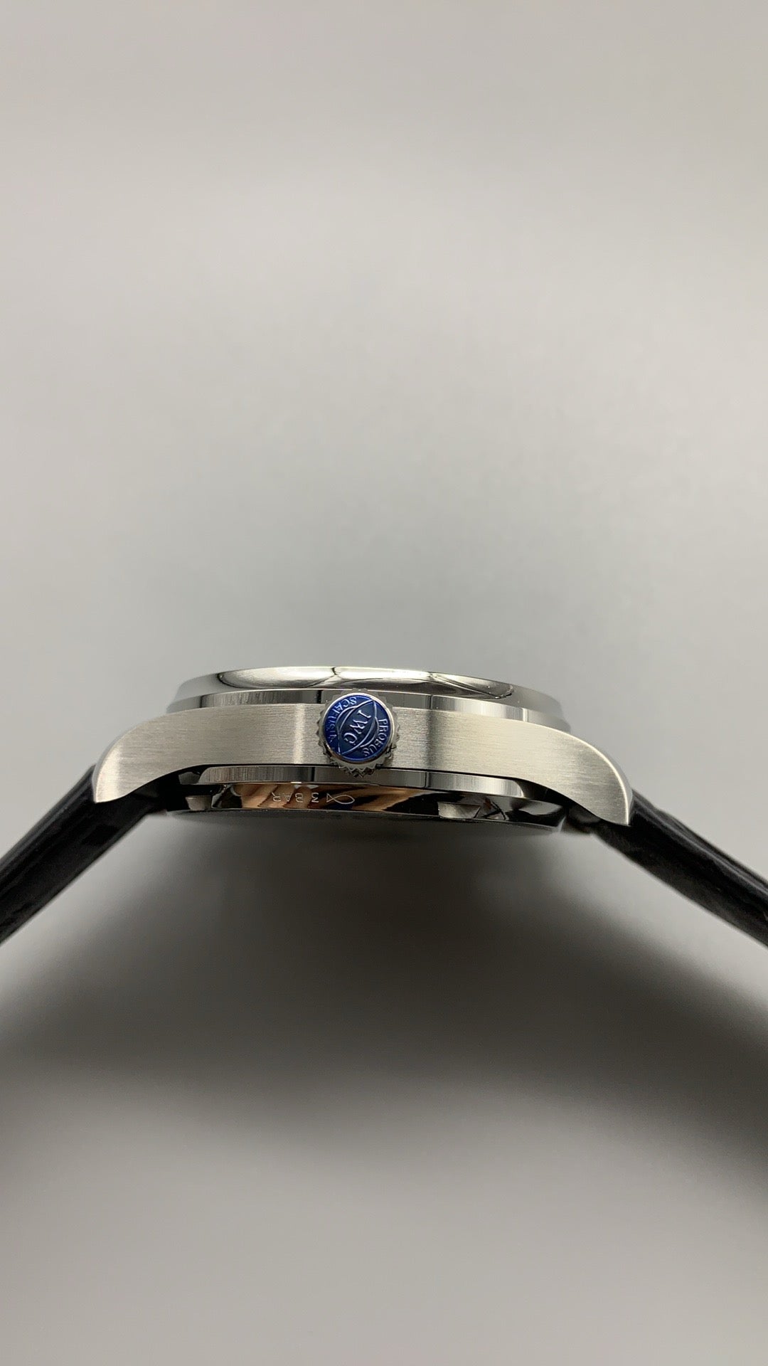 IWC Portugieser Automatic 7 Days | 42.3MM | ตัวเรือนสแตนเลสสตีล | พลังงานสำรอง 7 วัน | หน้าปัดสีเขียว | สายหนังจระเข้สีดำ | กลไกอัตโนมัติ Cal.52010