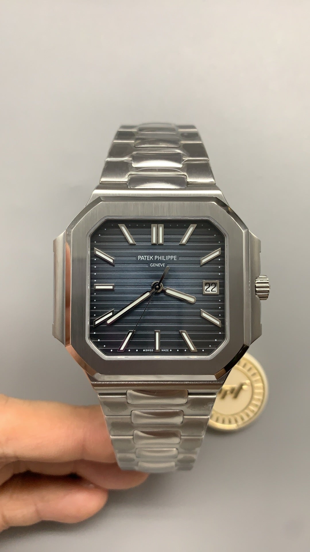 Patek Philippe Nautilus 5821 | 41MM | หน้าปัดสีน้ำเงินซันเรย์ | ตัวเรือนสแตนเลสสตีล | กลไกอัตโนมัติ Cal.26-330