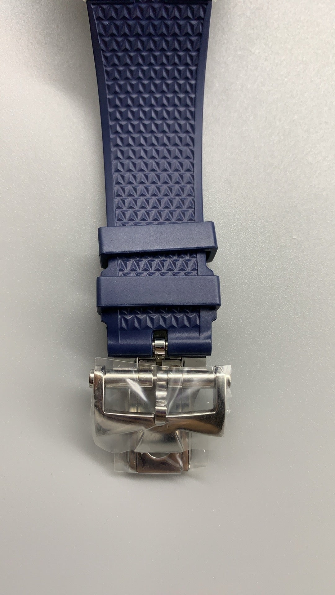 Vacheron Constantin Overseas 4500V | 41MM | ตัวเรือนสแตนเลสสตีล | ฟังก์ชันวันที่ | หน้าปัดสีน้ำเงิน | สายยางสีน้ำเงิน | กลไกอัตโนมัติ Cal.5100