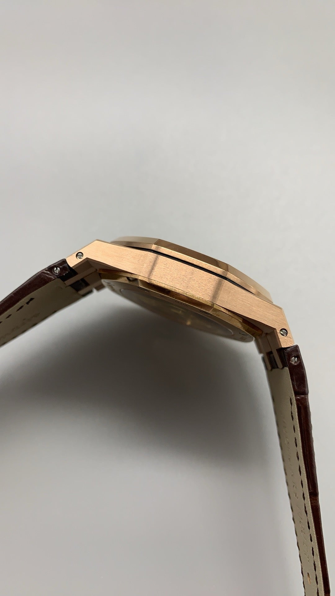 Audemars Piguet Royal Oak 15450 | 37MM | ตัวเรือนสแตนเลสสตีลเคลือบสีโรสโกลด์แบบ PVD | หน้าปัดสีขาว | สายหนัง | กลไกอัตโนมัติ Cal.3120