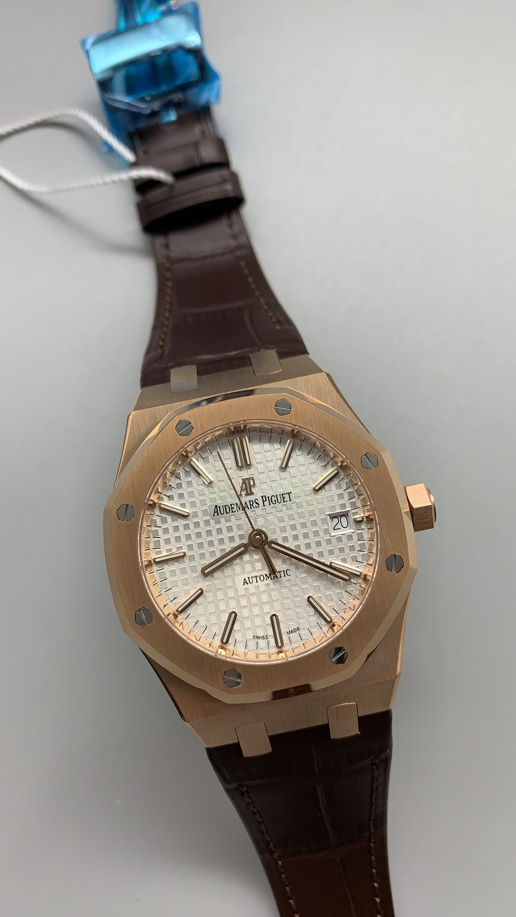 Audemars Piguet Royal Oak 15450 | 37MM | ตัวเรือนสแตนเลสสตีลเคลือบสีโรสโกลด์แบบ PVD | หน้าปัดสีขาว | สายหนัง | กลไกอัตโนมัติ Cal.3120