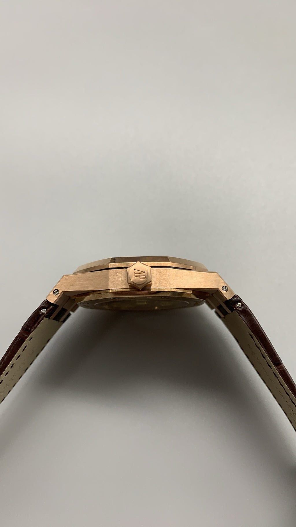 Audemars Piguet Royal Oak 15450 | 37MM | ตัวเรือนสแตนเลสสตีลเคลือบสีโรสโกลด์แบบ PVD | หน้าปัดสีขาว | สายหนัง | กลไกอัตโนมัติ Cal.3120