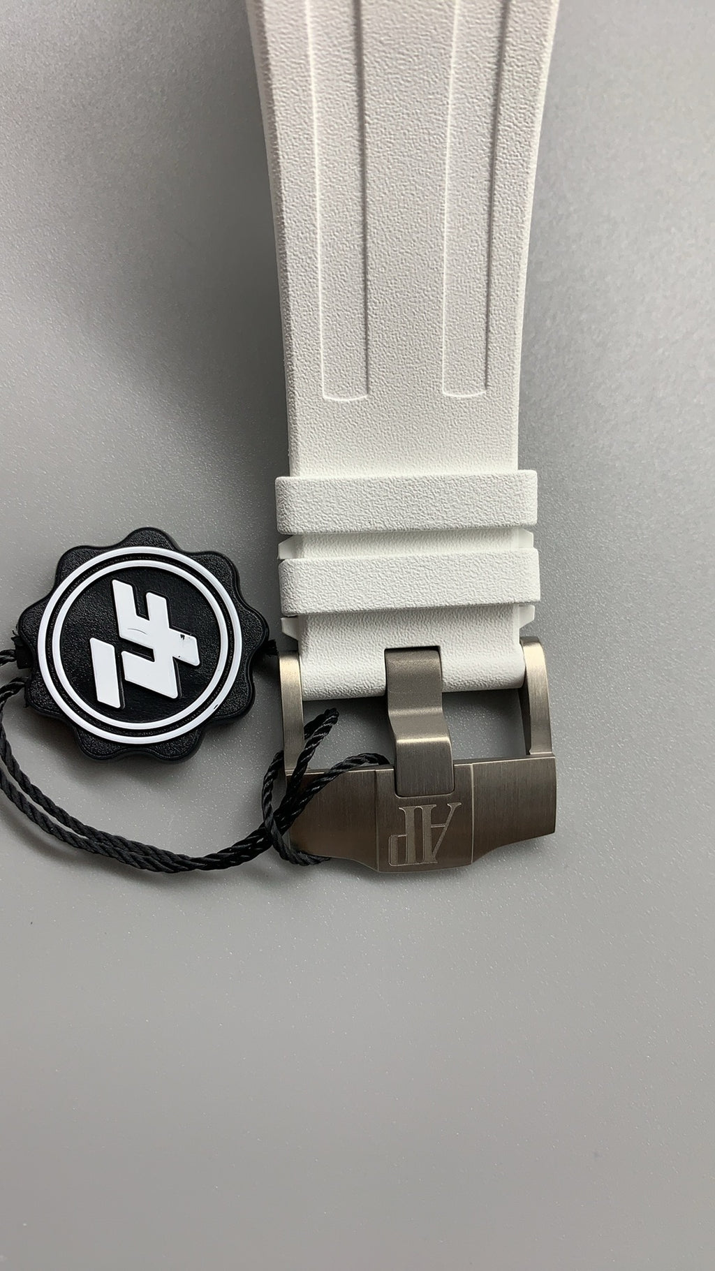 Audemars Piguet Royal Oak Offshore Diver 15707CE | 42MM | White ceramic case | White dial | Automatic movement Cal.3120