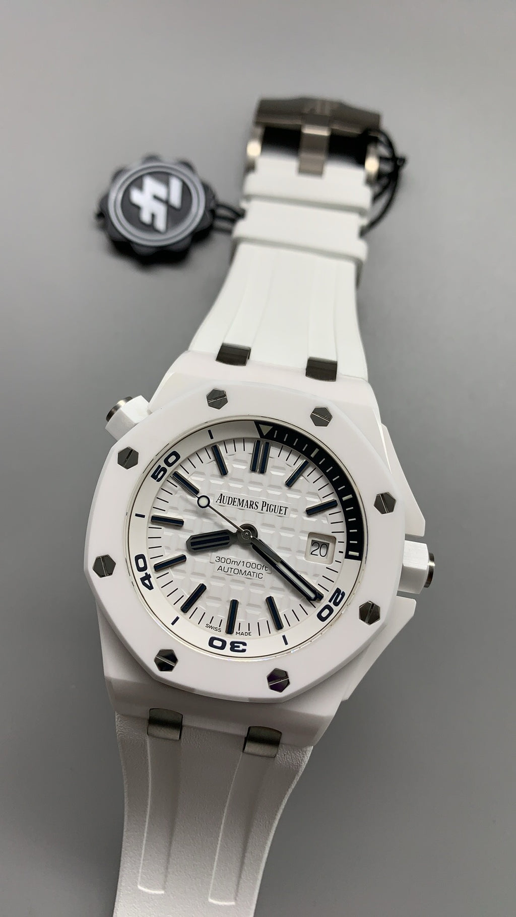 Audemars Piguet Royal Oak Offshore Diver 15707CE | 42MM | White ceramic case | White dial | Automatic movement Cal.3120