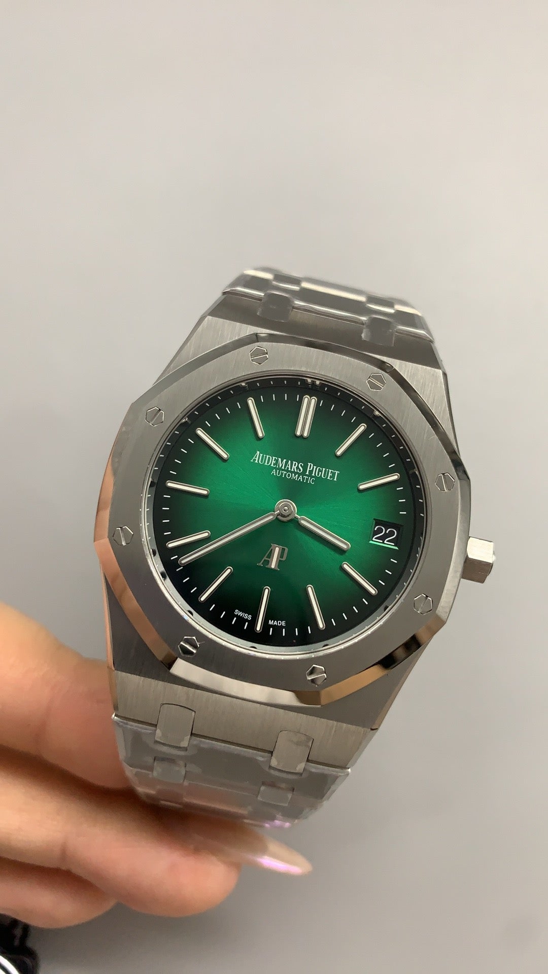 Audemars Piguet Royal Oak 16202ST | 39MM | ตัวเรือนสแตนเลสสตีล | หน้าปัดสีเขียวออโรร่า (Aurora Green) | กลไกอัตโนมัติ Cal.7121