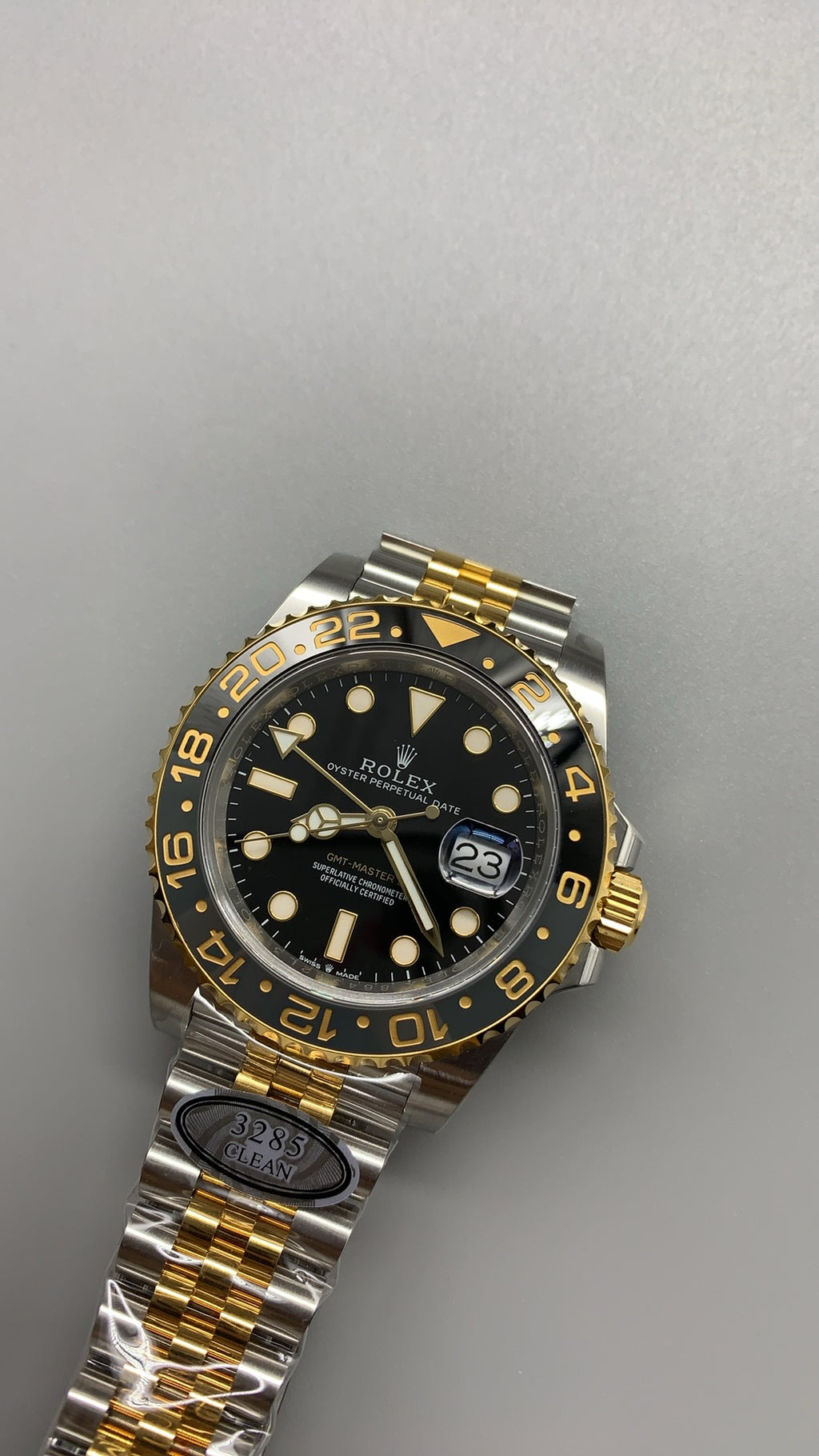 Rolex GMT-Master II 40MM | ขอบเซรามิกสีดำ-เทา (ขอบไข่เยี่ยวม้า) | ตัวเรือนสแตนเลสสลับเคลือบสีทอง PVD