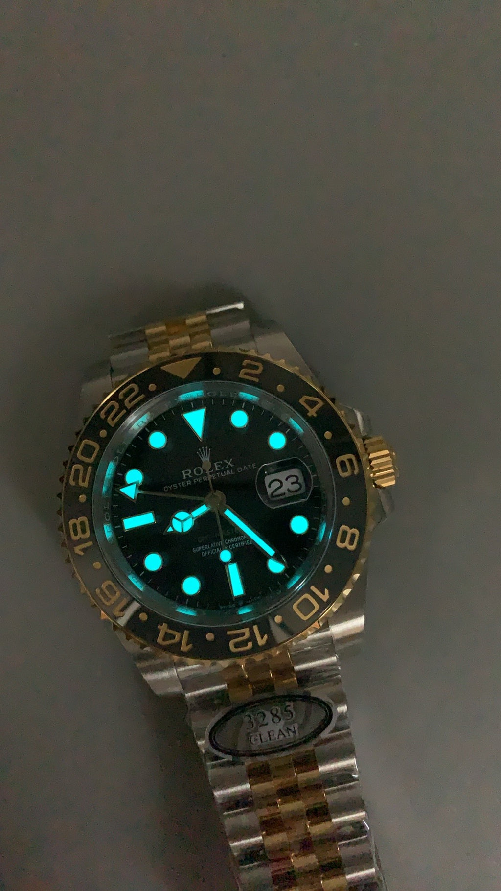 Rolex GMT-Master II 40MM | ขอบเซรามิกสีดำ-เทา (ขอบไข่เยี่ยวม้า) | ตัวเรือนสแตนเลสสลับเคลือบสีทอง PVD