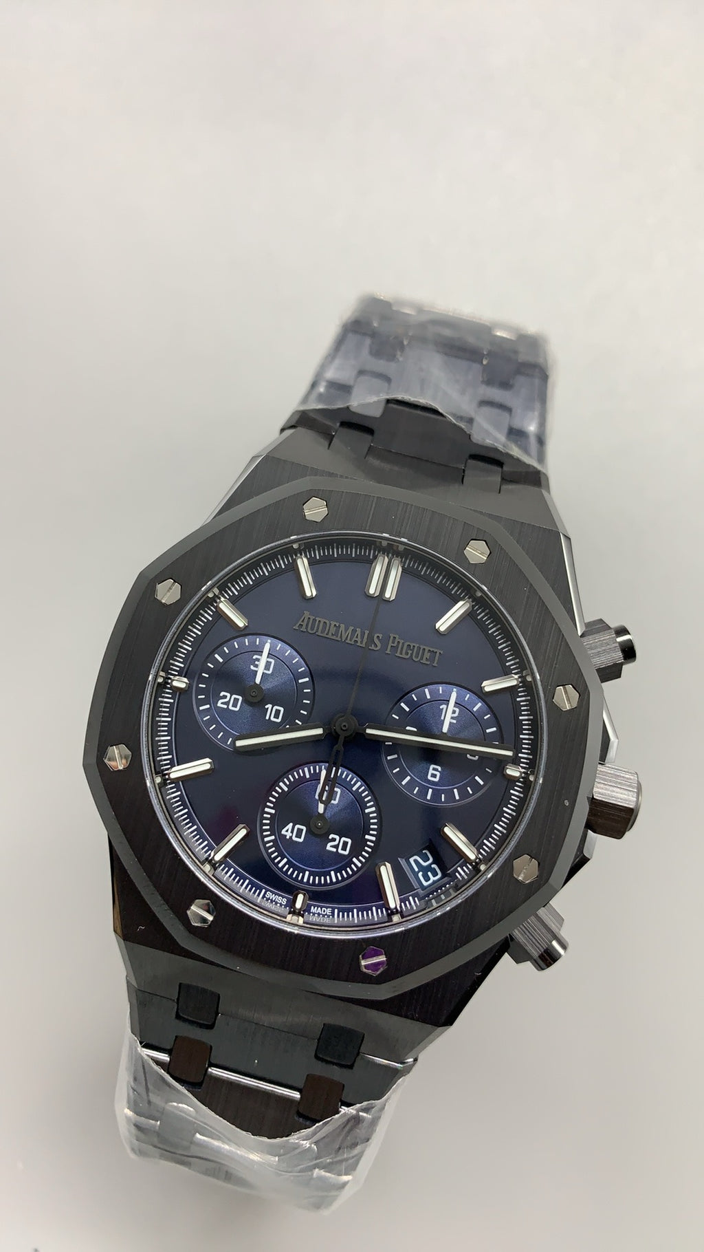 Audemars Piguet Royal Oak Offshore 26240CE | 43MM | ตัวเรือนเซรามิก | รุ่นใหม่ล่าสุด | จับเวลา Chronograph | กลไกอัตโนมัติ Cal.4401