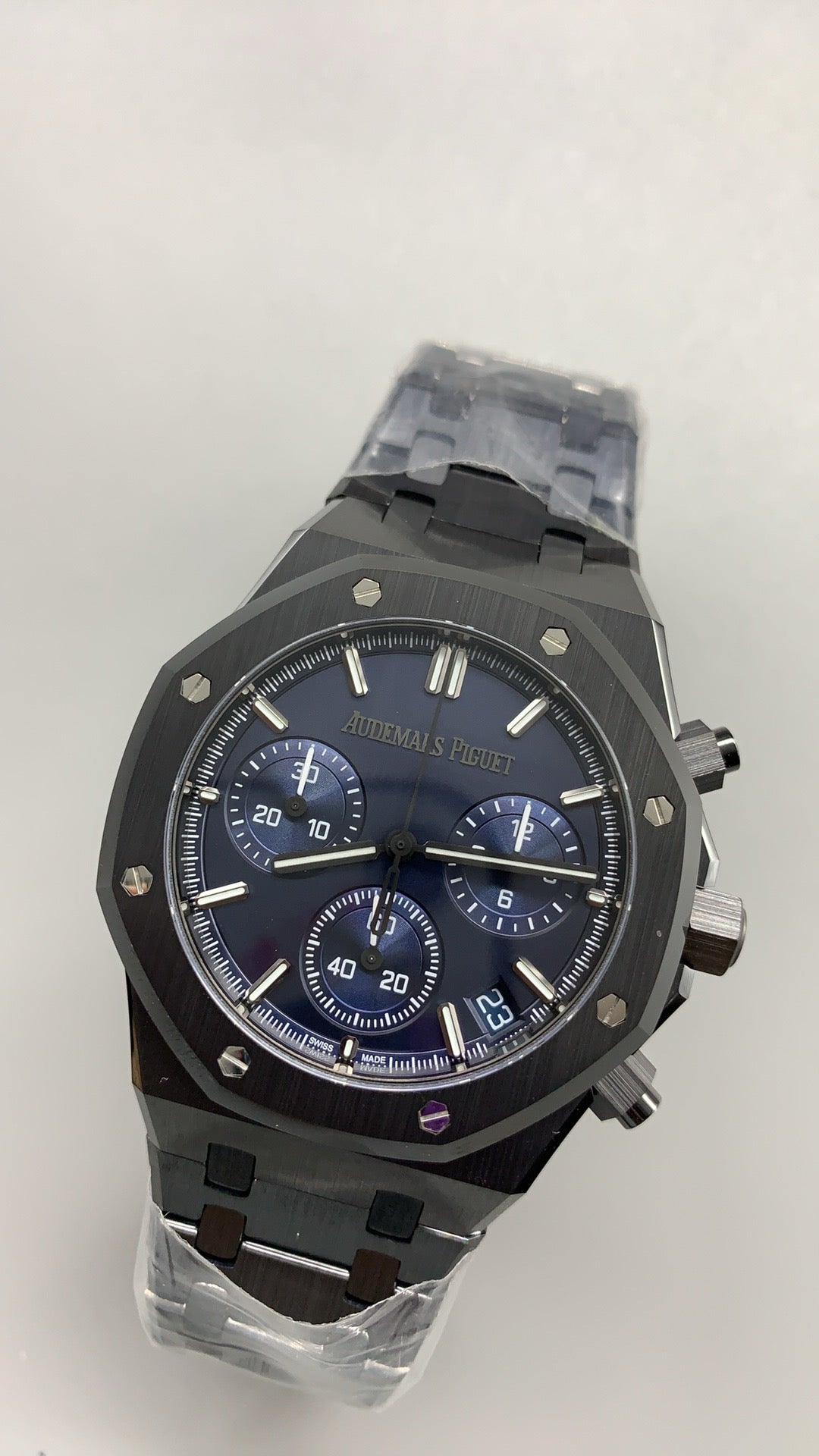 Audemars Piguet Royal Oak Offshore 26240CE | 43MM | ตัวเรือนเซรามิก | รุ่นใหม่ล่าสุด | จับเวลา Chronograph | กลไกอัตโนมัติ Cal.4401