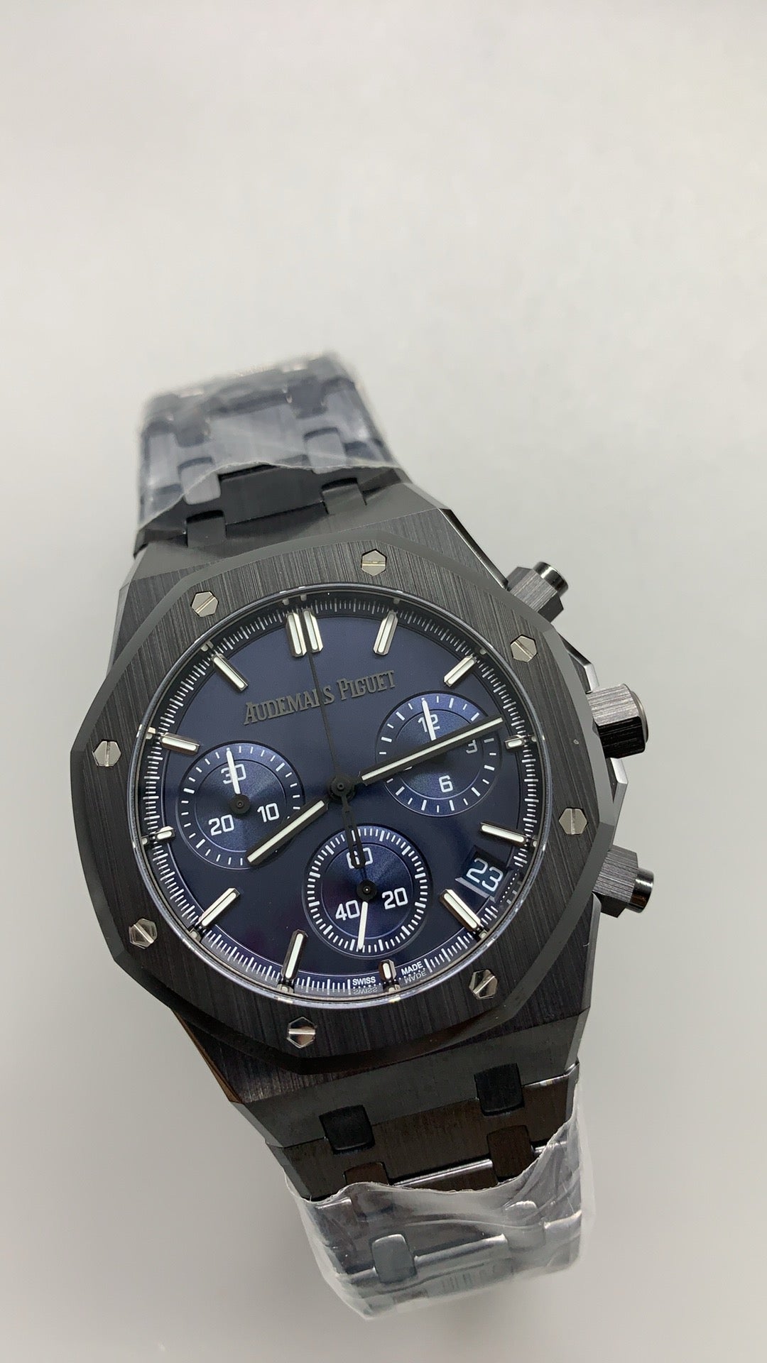 Audemars Piguet Royal Oak Offshore 26240CE | 43MM | ตัวเรือนเซรามิก | รุ่นใหม่ล่าสุด | จับเวลา Chronograph | กลไกอัตโนมัติ Cal.4401