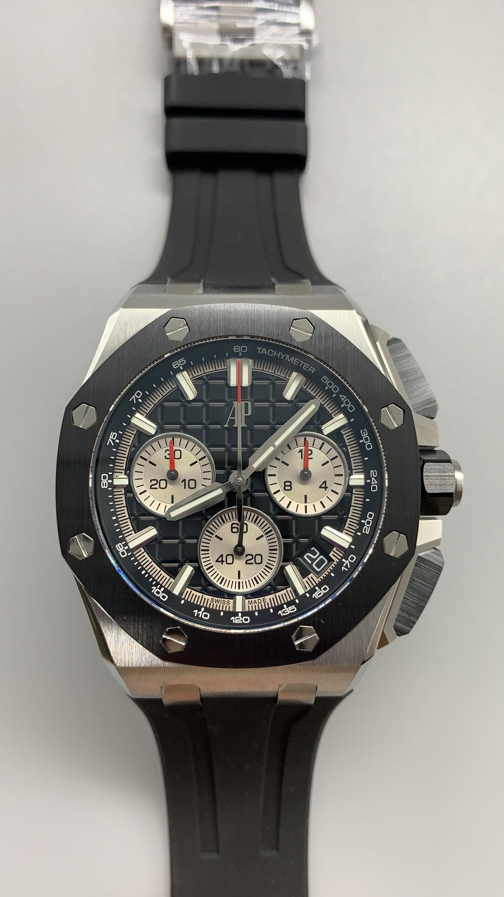 Audemars Piguet Royal Oak 26240CE | 41MM | ตัวเรือนเซรามิกสีดำ | หน้าปัดสีดำ | สายยาง | จับเวลา Chronograph | กลไกอัตโนมัติ Cal.4401