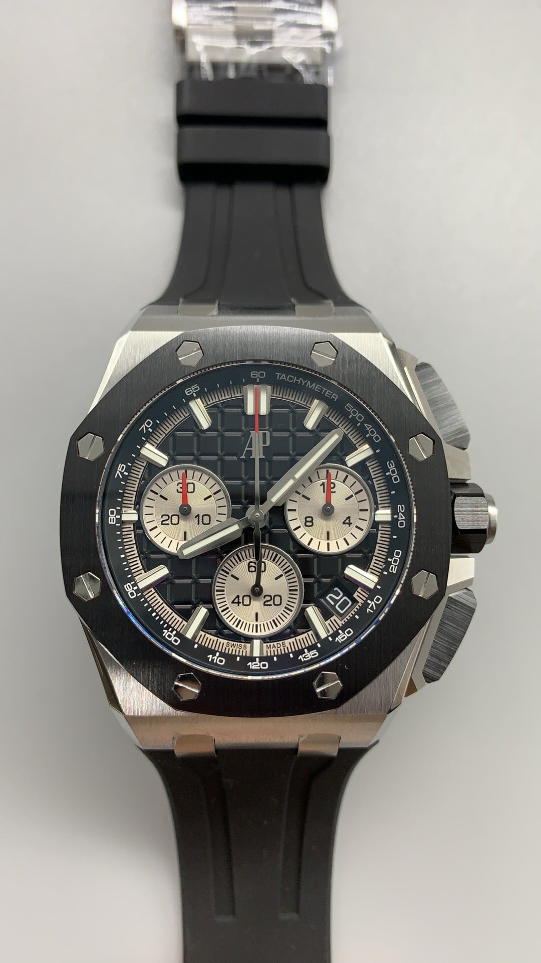 Audemars Piguet Royal Oak 26240CE | 41MM | ตัวเรือนเซรามิกสีดำ | หน้าปัดสีดำ | สายยาง | จับเวลา Chronograph | กลไกอัตโนมัติ Cal.4401