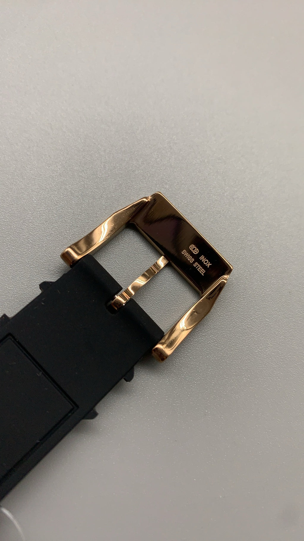 IWC Pilot's Watch | 40MM | ตัวเรือนสแตนเลสสตีล | ฟังก์ชันวันที่ | หน้าปัดสีดำ | สายหนังวัวสีดำ | กลไกอัตโนมัติ Cal.32111