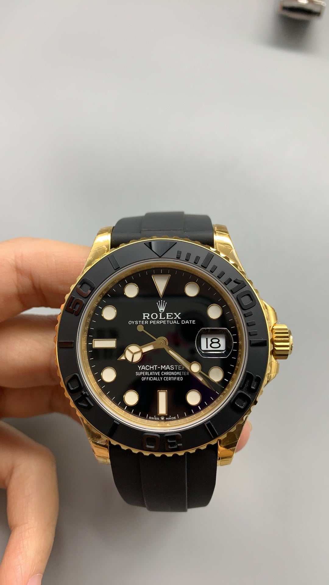Rolex Yacht-Master 42MM | หน้าปัดสีดำ สปอร์ตหรู | ตัวเรือนสแตนเลสเคลือบสีทอง PVD