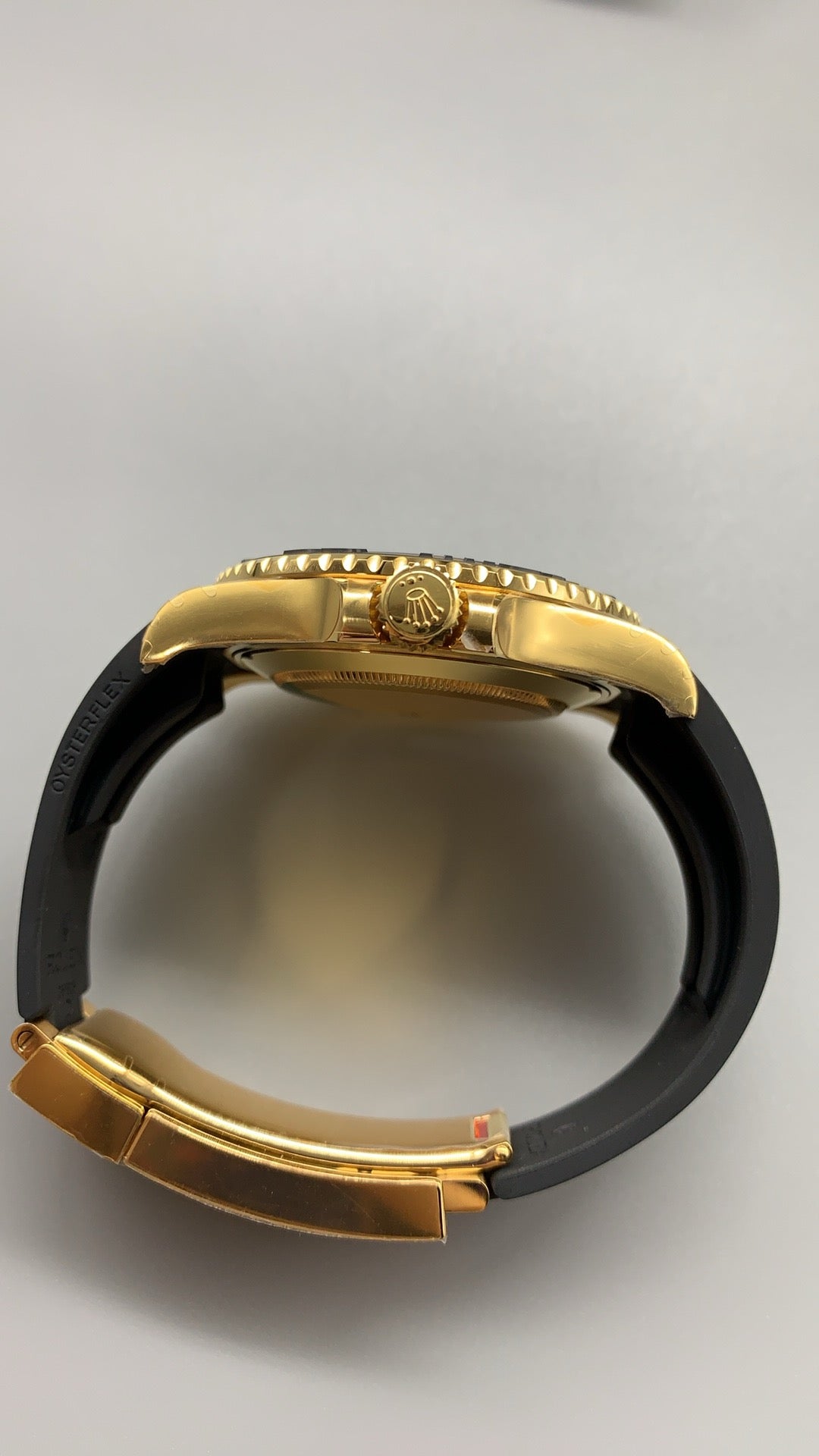 Rolex Yacht-Master 42MM | หน้าปัดสีดำ สปอร์ตหรู | ตัวเรือนสแตนเลสเคลือบสีทอง PVD