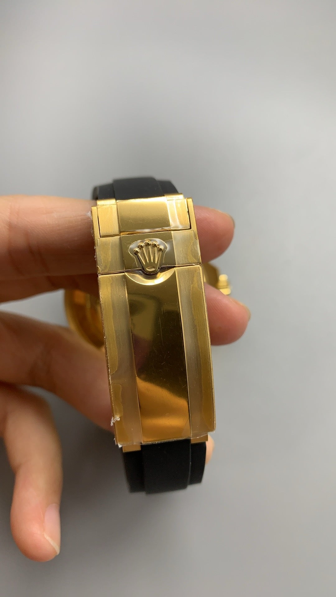 Rolex Yacht-Master 42MM | หน้าปัดสีดำ สปอร์ตหรู | ตัวเรือนสแตนเลสเคลือบสีทอง PVD