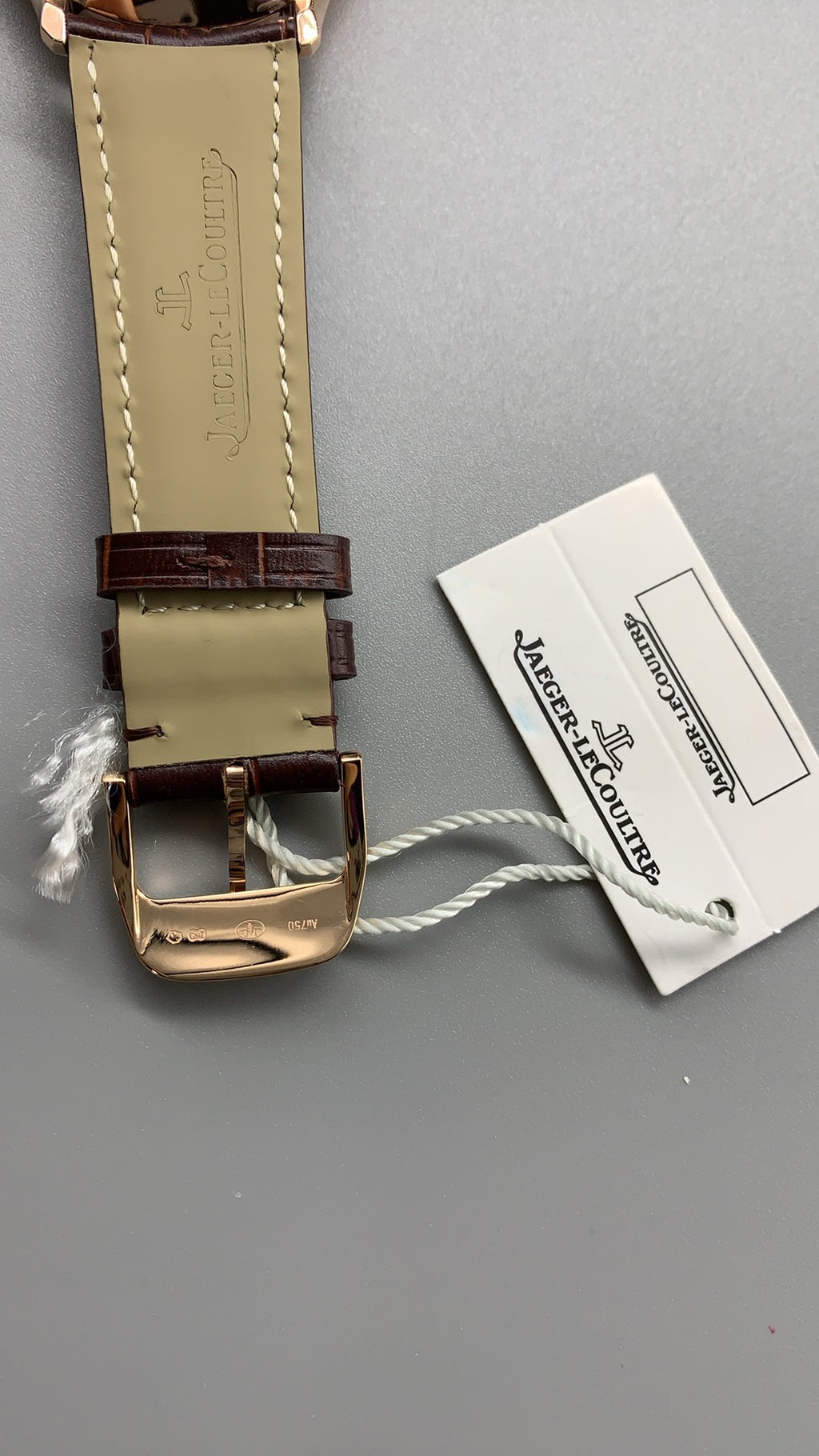 Jaeger-LeCoultre Master Ultra Thin Moon | 39MM | Rose gold-plated stainless steel case | Moonphase + date function | Brown dial | Brown alligator strap | Automatic movement Cal.925/1