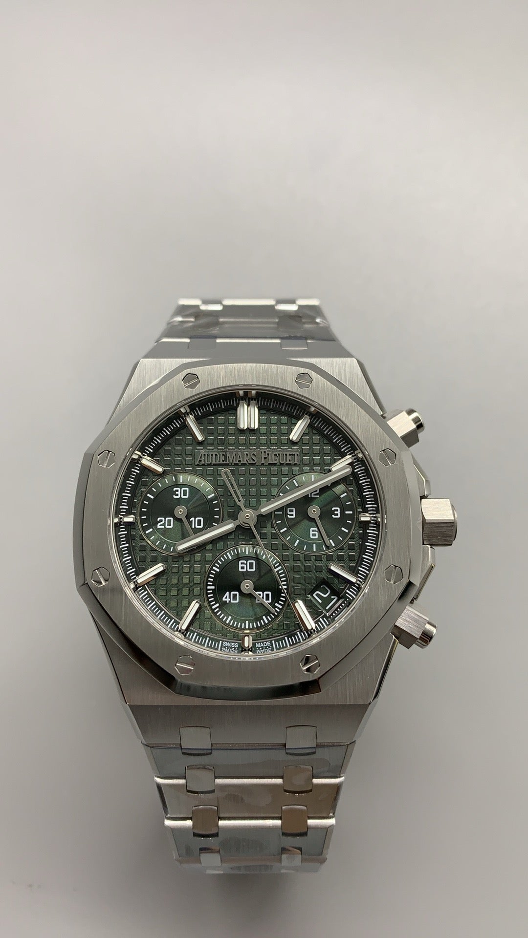 Audemars Piguet Royal Oak 26240ST | 41MM | ตัวเรือนสแตนเลสสตีล | หน้าปัดสีเขียว | จับเวลา Chronograph | กลไกอัตโนมัติ Cal.4401