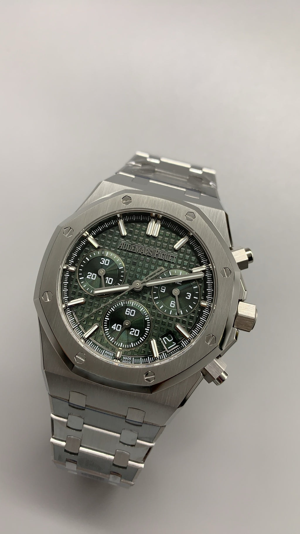 Audemars Piguet Royal Oak 26240ST | 41MM | ตัวเรือนสแตนเลสสตีล | หน้าปัดสีเขียว | จับเวลา Chronograph | กลไกอัตโนมัติ Cal.4401