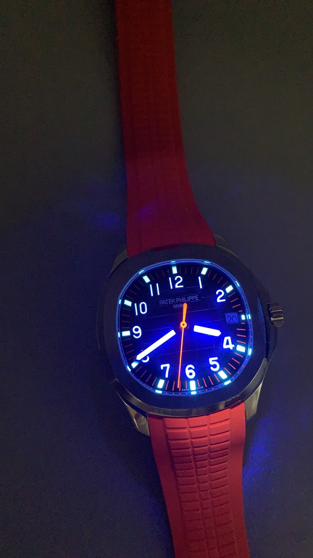 Patek Philippe Aquanaut 5167A | 40MM | รุ่นพิเศษ Singapore Limited | หน้าปัดสีดำลายตาราง | สายยางสีแดง-ดำ | กลไกอัตโนมัติ Cal.324 S C