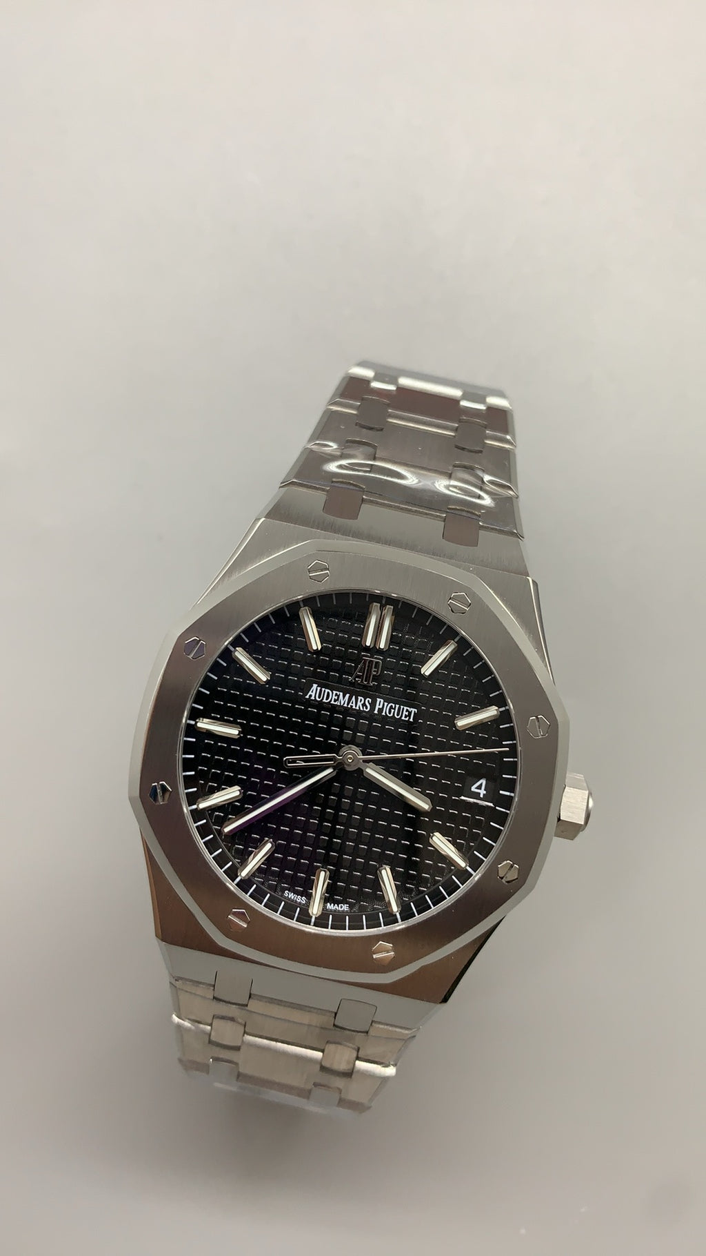 Audemars Piguet Royal Oak 15500ST | 41MM | ตัวเรือนสแตนเลสสตีล | หน้าปัดสีดำ | กลไกอัตโนมัติ Cal.4302