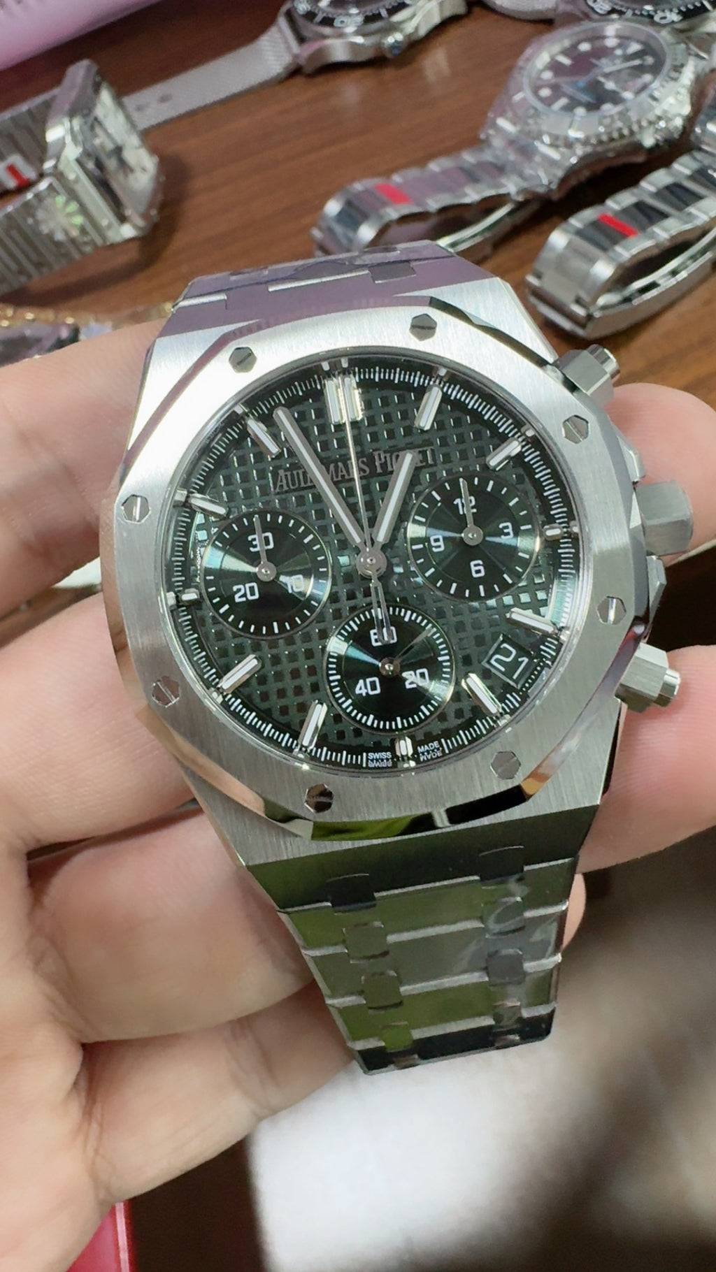 Audemars Piguet Royal Oak 26240ST | 41MM | ตัวเรือนสแตนเลสสตีล | หน้าปัดสีเขียว | จับเวลา Chronograph | กลไกอัตโนมัติ Cal.4401