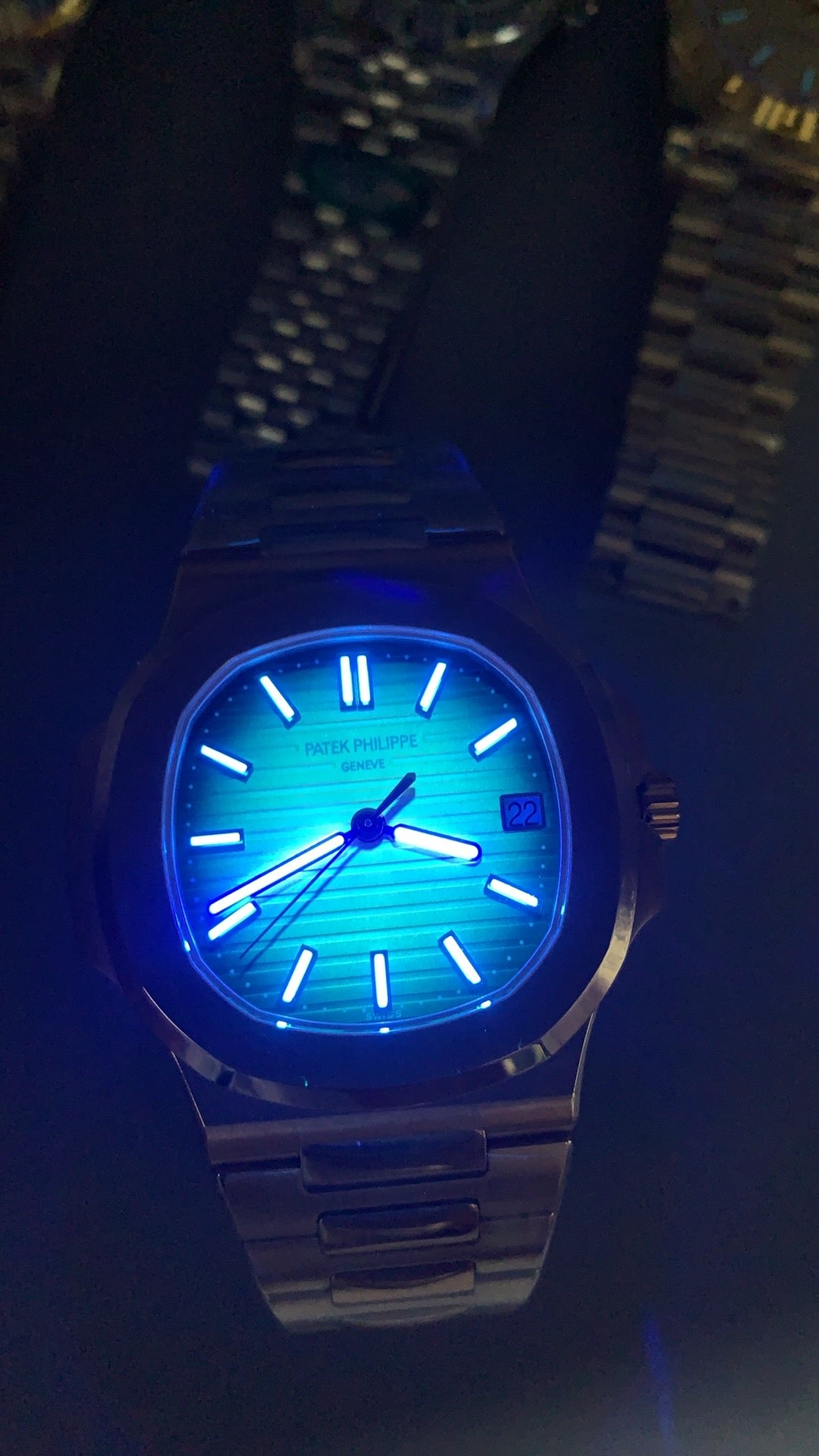 Patek Philippe Nautilus 5711 | 40MM | ตัวเรือนสแตนเลสเคลือบสีโรสโกลด์ PVD | หน้าปัดสีน้ำตาลซันเรย์ | กลไกอัตโนมัติ Cal.324 S C