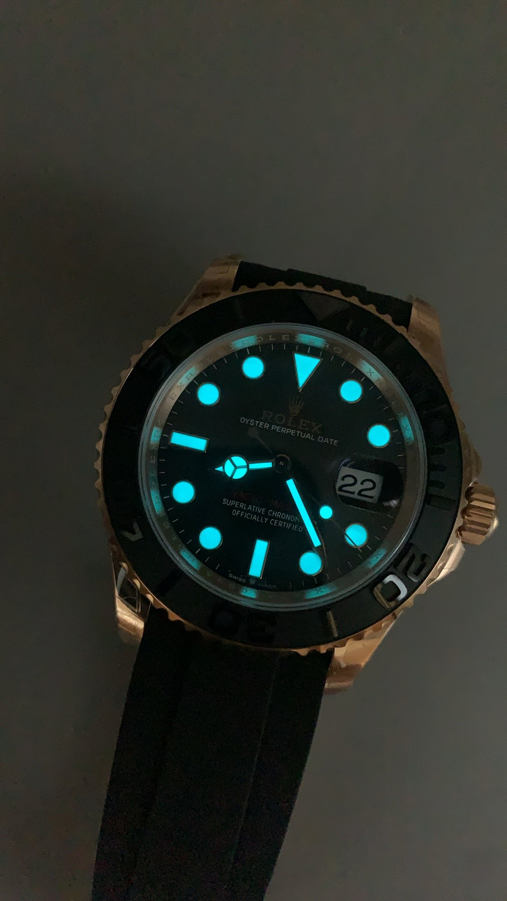 Rolex Yacht-Master 40MM | หน้าปัดสีดำ | ตัวเรือนสแตนเลสเคลือบสีโรสโกลด์ PVD