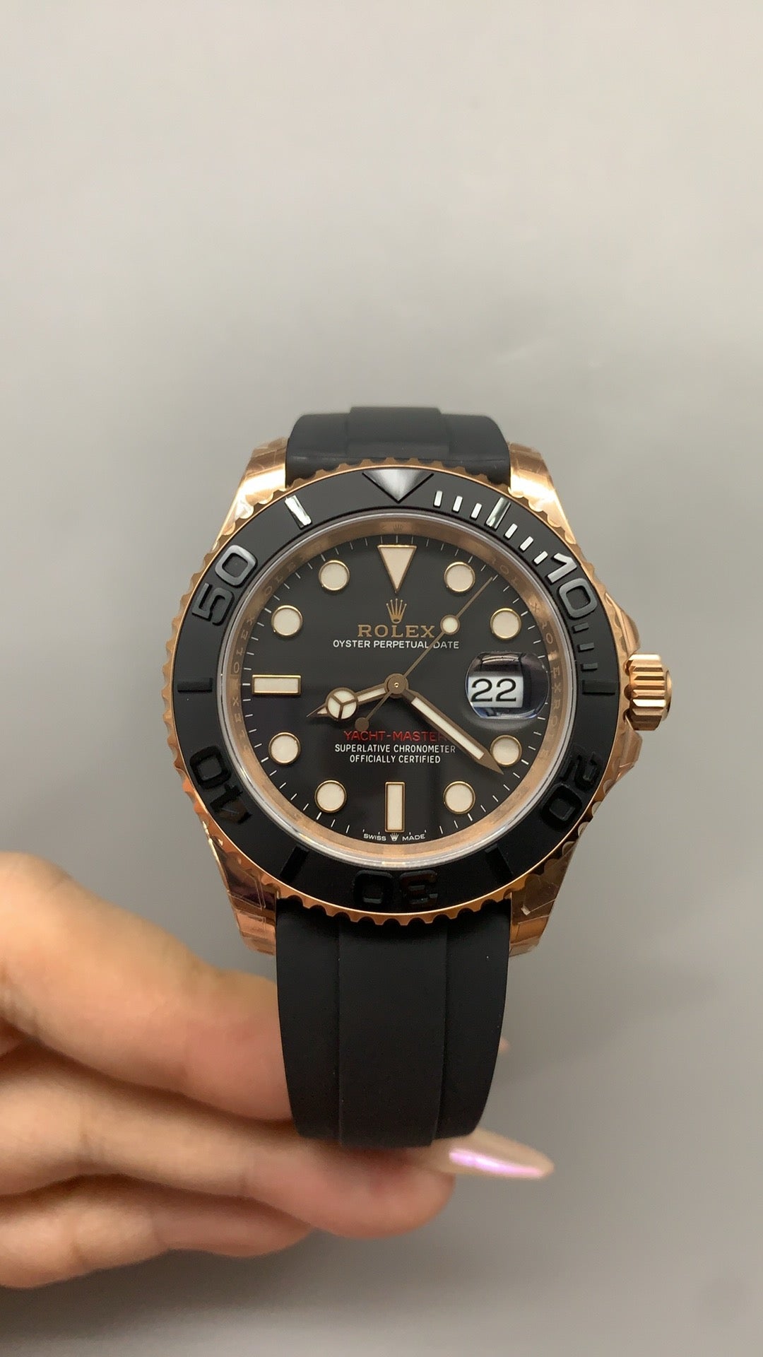 Rolex Yacht-Master 40MM | หน้าปัดสีดำ | ตัวเรือนสแตนเลสเคลือบสีโรสโกลด์ PVD