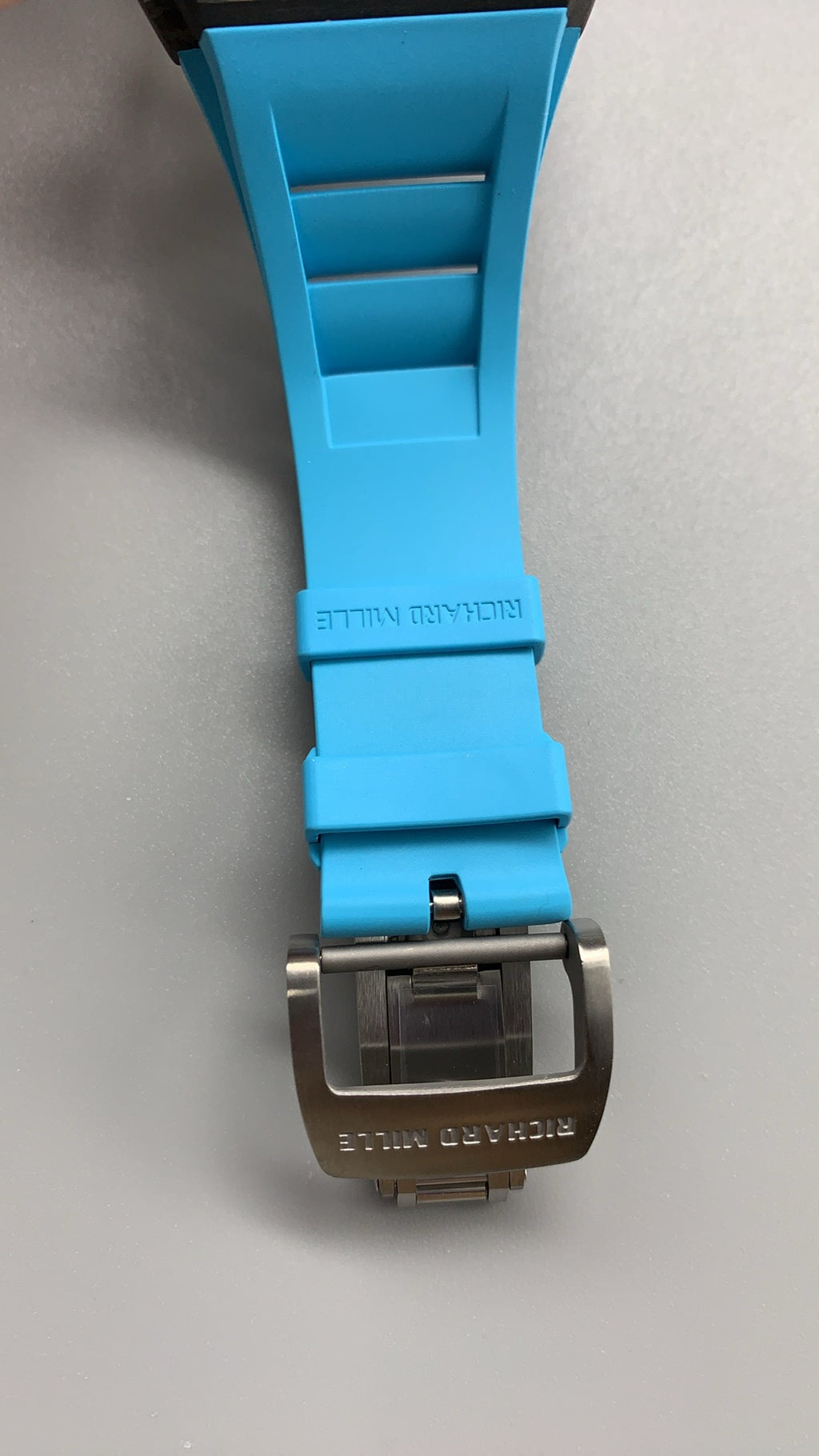 Richard Mille RM055 | 42MM | ตัวเรือนคาร์บอนไฟเบอร์ NTPT + โครงไทเทเนียม | หน้าปัดสเกเลตัน | กลไกไขลานมือ RMUL2