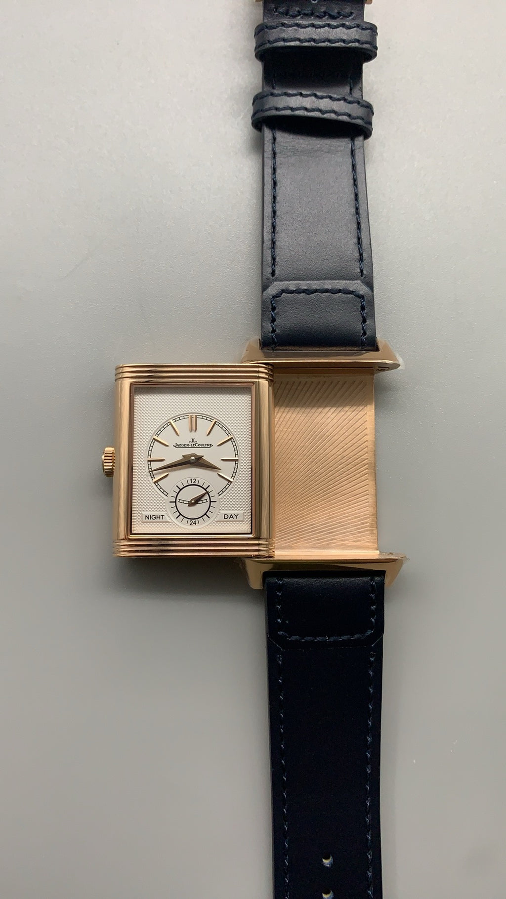 Jaeger-LeCoultre Reverso Classic Small Seconds | 45.6×27.4MM | Stainless steel case | Manual winding movement | Blue dial | Blue alligator strap | Small seconds function