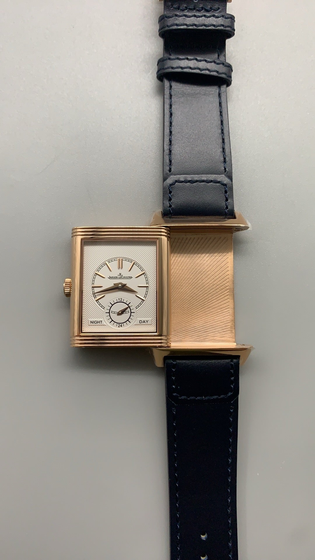 Jaeger-LeCoultre Reverso Classic Small Seconds | 45.6×27.4MM | Stainless steel case | Manual winding movement | Blue dial | Blue alligator strap | Small seconds function