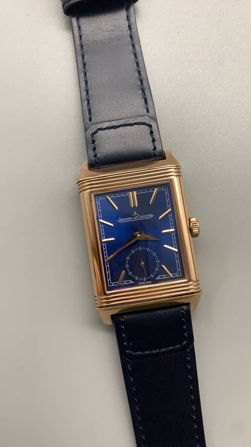 Jaeger-LeCoultre Reverso Classic Small Seconds | 45.6×27.4MM | Stainless steel case | Manual winding movement | Blue dial | Blue alligator strap | Small seconds function