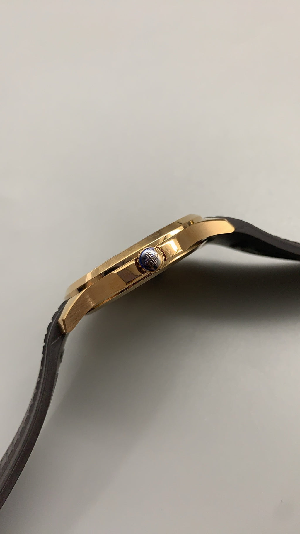 Patek Philippe Aquanaut 5167 | 40MM | ตัวเรือนสแตนเลสเคลือบสีโรสโกลด์ PVD | หน้าปัดสีน้ำตาล | สายยาง | กลไกอัตโนมัติ Cal.324 S C