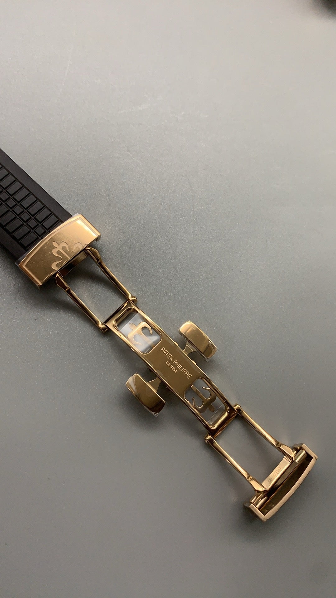 Patek Philippe Aquanaut 5167 | 40MM | ตัวเรือนสแตนเลสเคลือบสีโรสโกลด์ PVD | หน้าปัดสีน้ำตาล | สายยาง | กลไกอัตโนมัติ Cal.324 S C