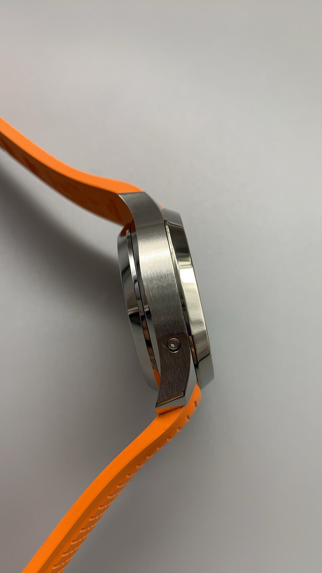 Patek Philippe Aquanaut 5968A | 42.2MM | หน้าปัดสีดำแต้มส้ม | สายยางสีส้ม | โครโนกราฟจับเวลา | กลไกอัตโนมัติ Cal.CH 28-520 C