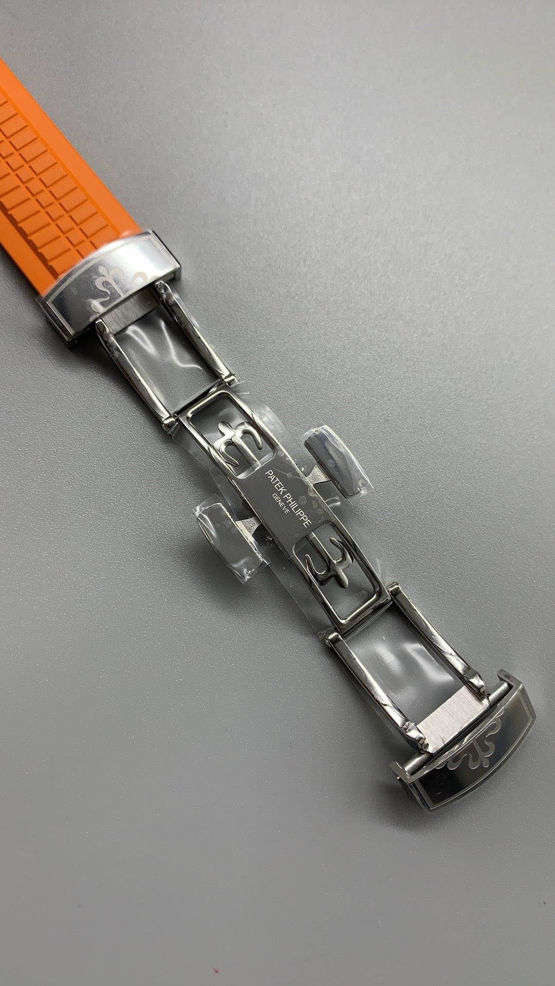 Patek Philippe Aquanaut 5968A | 42.2MM | หน้าปัดสีดำแต้มส้ม | สายยางสีส้ม | โครโนกราฟจับเวลา | กลไกอัตโนมัติ Cal.CH 28-520 C