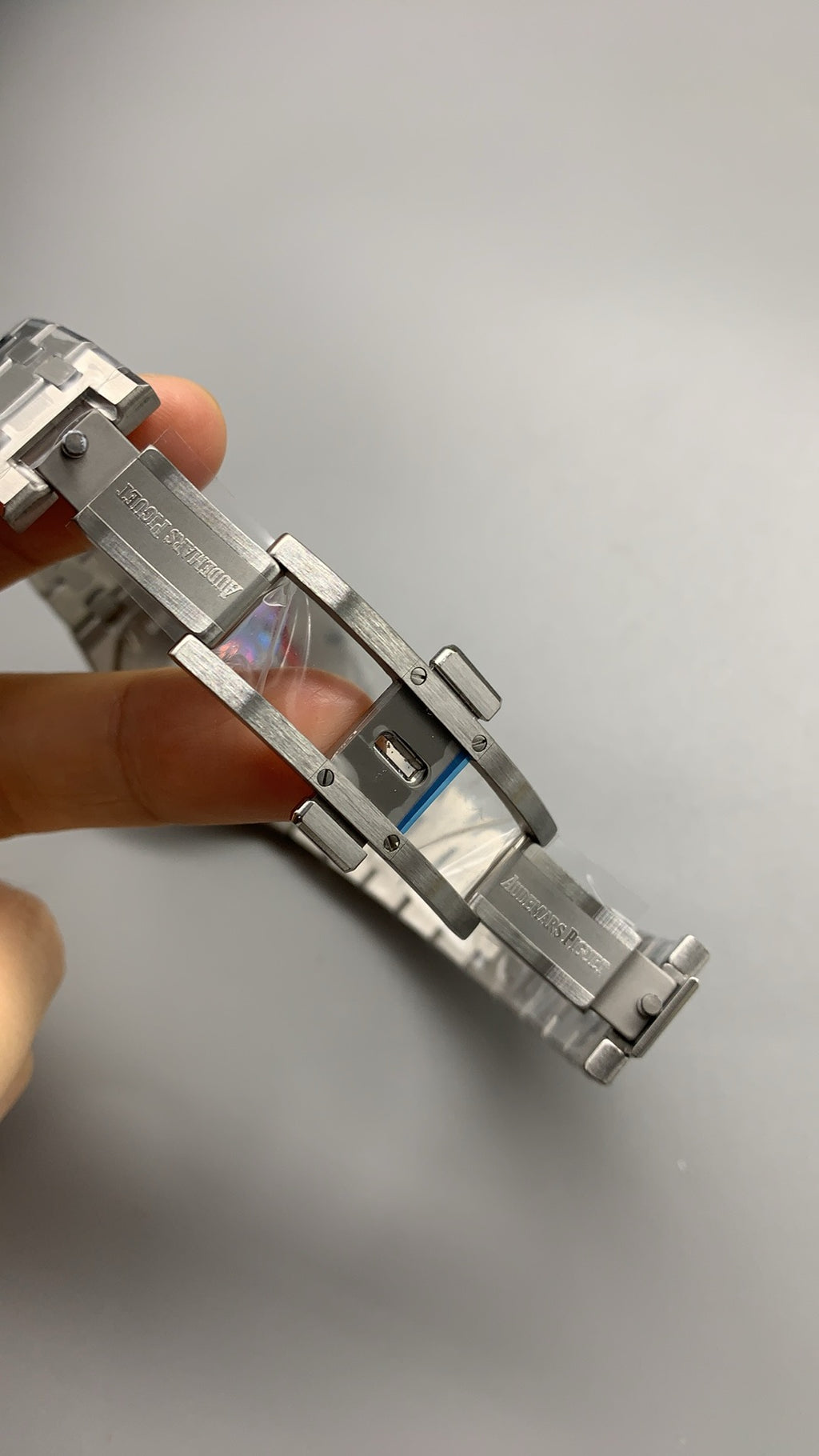 Audemars Piguet Royal Oak 33MM | ตัวเรือนสแตนเลสสตีล | ระบบควอทซ์ (Quartz) | หน้าปัดคลาสสิก | เหมาะสำหรับสุภาพสตรี