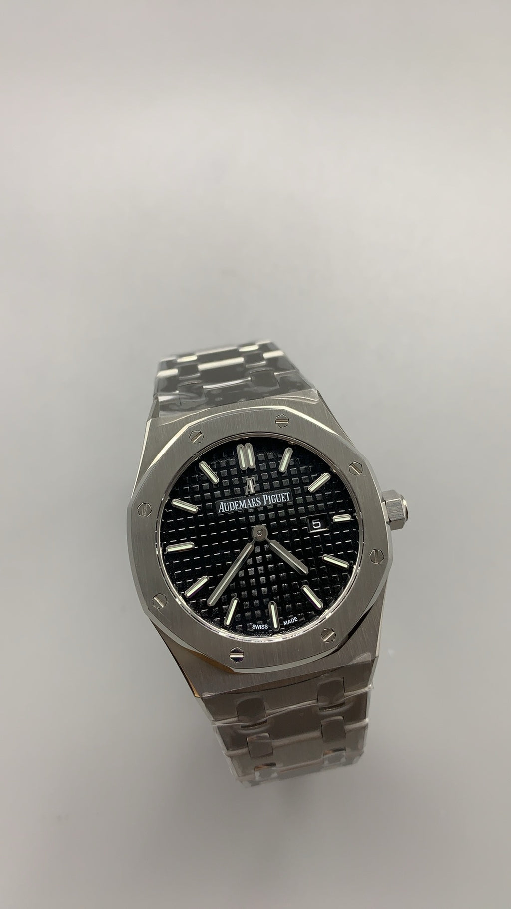 Audemars Piguet Royal Oak 33MM | ตัวเรือนสแตนเลสสตีล | ระบบควอทซ์ (Quartz) | หน้าปัดคลาสสิก | เหมาะสำหรับสุภาพสตรี