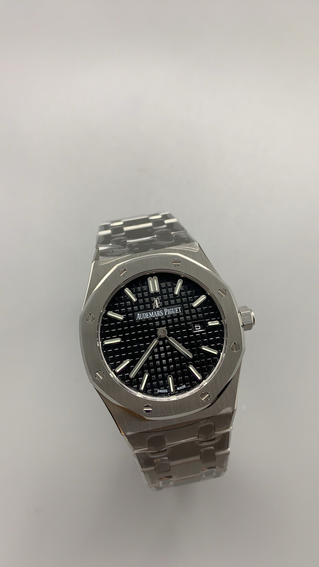 Audemars Piguet Royal Oak 33MM | ตัวเรือนสแตนเลสสตีล | ระบบควอทซ์ (Quartz) | หน้าปัดคลาสสิก | เหมาะสำหรับสุภาพสตรี