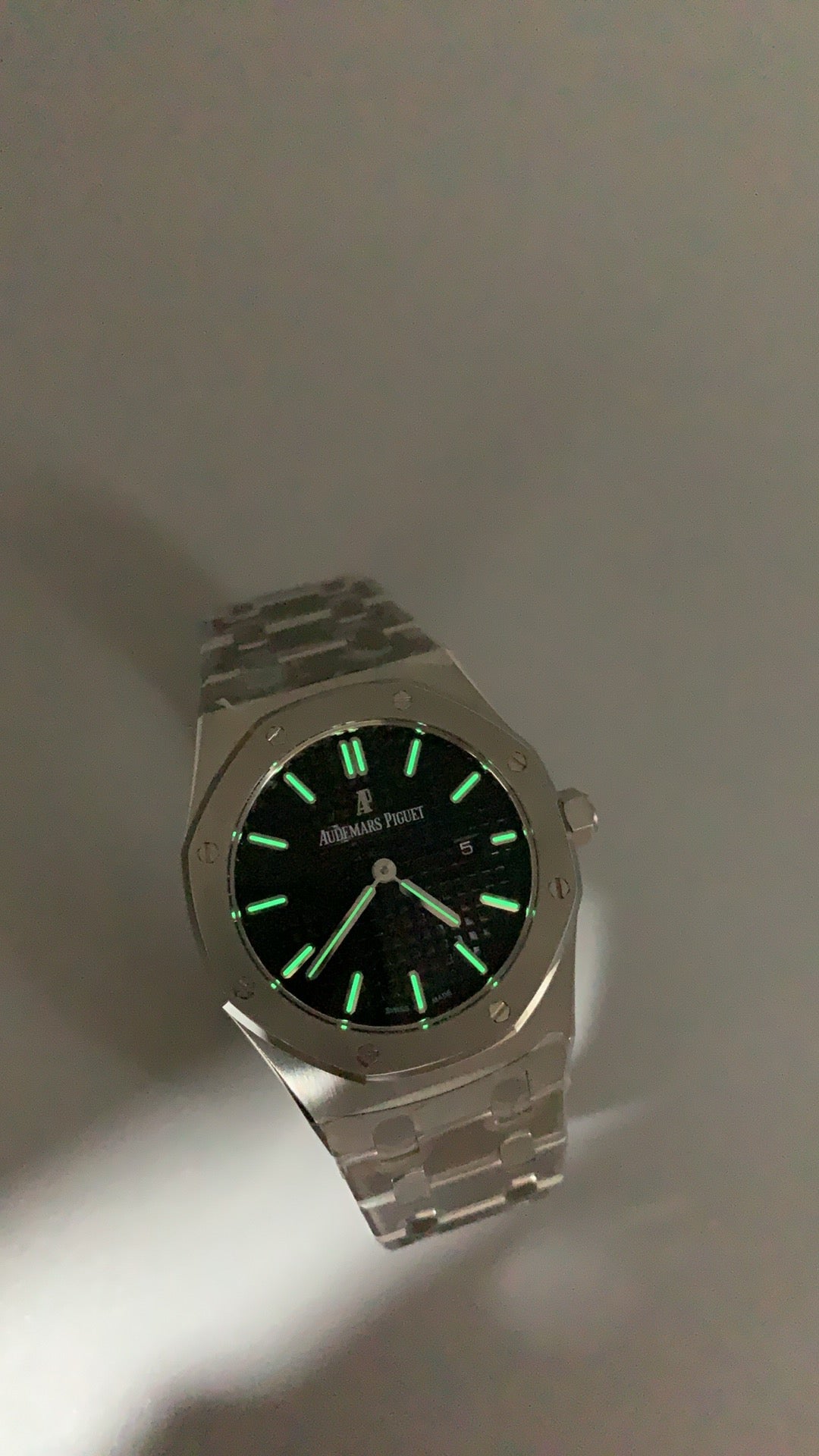 Audemars Piguet Royal Oak 33MM | ตัวเรือนสแตนเลสสตีล | ระบบควอทซ์ (Quartz) | หน้าปัดคลาสสิก | เหมาะสำหรับสุภาพสตรี