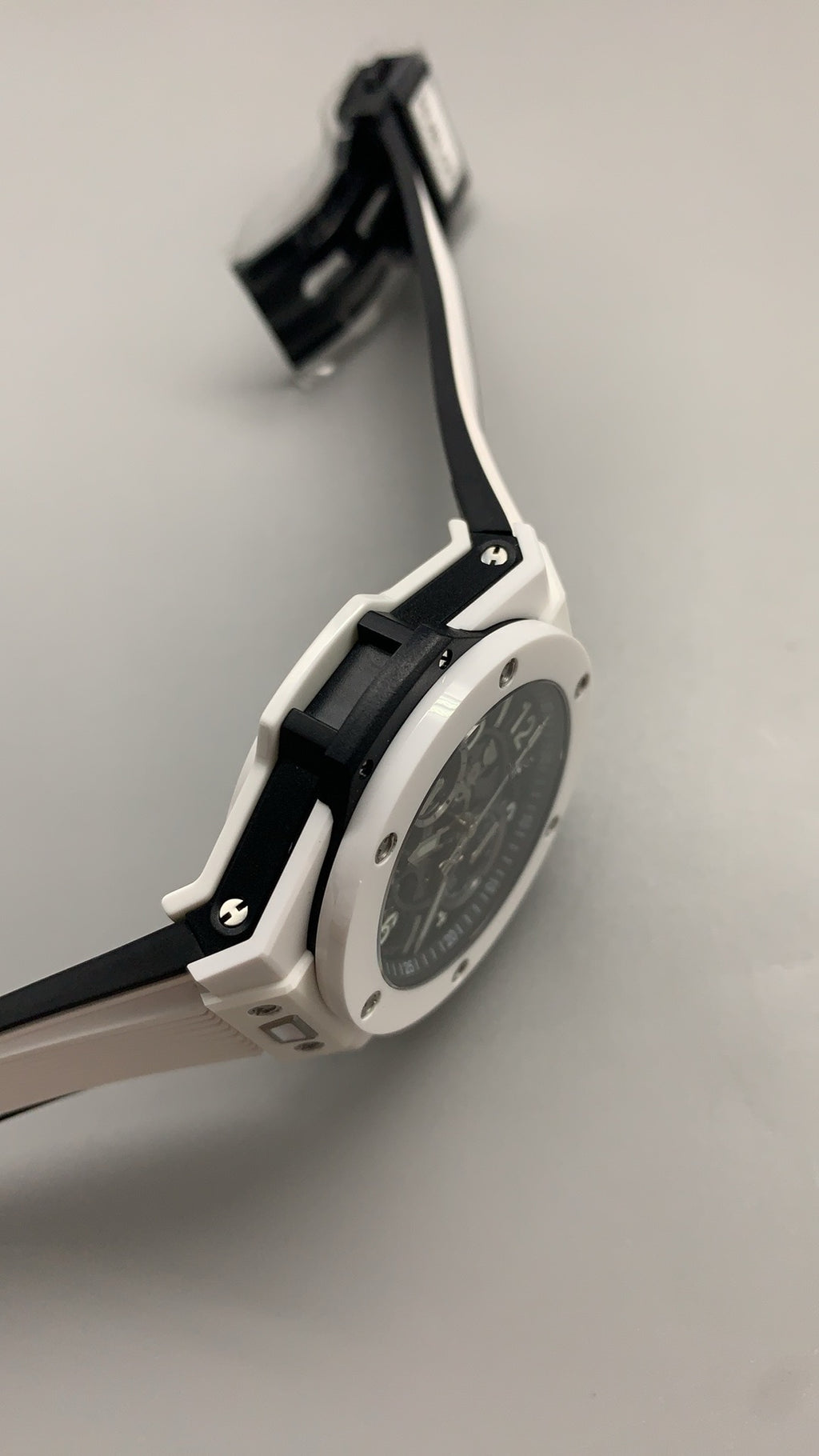 Hublot Big Bang Chronograph | 44MM | ตัวเรือนเซรามิกสีขาว | หน้าปัดสเกเลตัน | จับเวลา Chronograph | กลไกอัตโนมัติ HUB4100