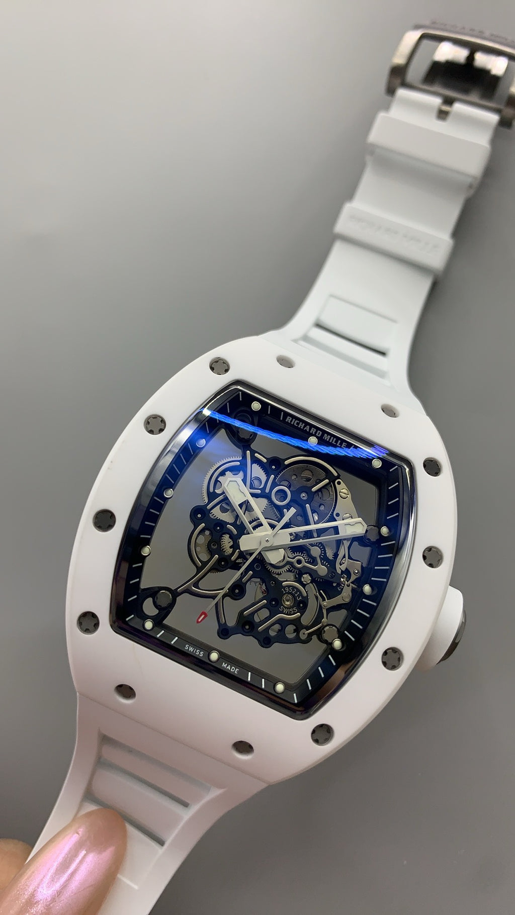 Richard Mille RM055 | 42MM | ตัวเรือนเซรามิกสีขาว + โครงไทเทเนียม | หน้าปัดสเกเลตัน | กลไกไขลานมือ RMUL2