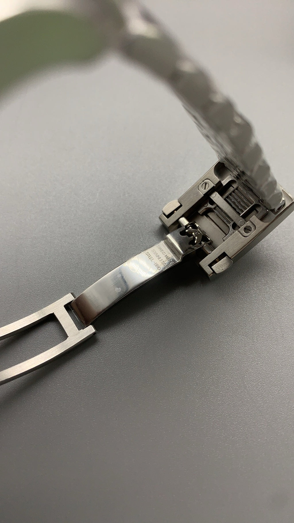 IWC Pilot's Watch Mark XVIII | 40MM | ตัวเรือนสแตนเลสสตีล | ฟังก์ชันวันที่ | หน้าปัดสีดำ | สายหนังวัวสีดำ | กลไกอัตโนมัติ Cal.35111