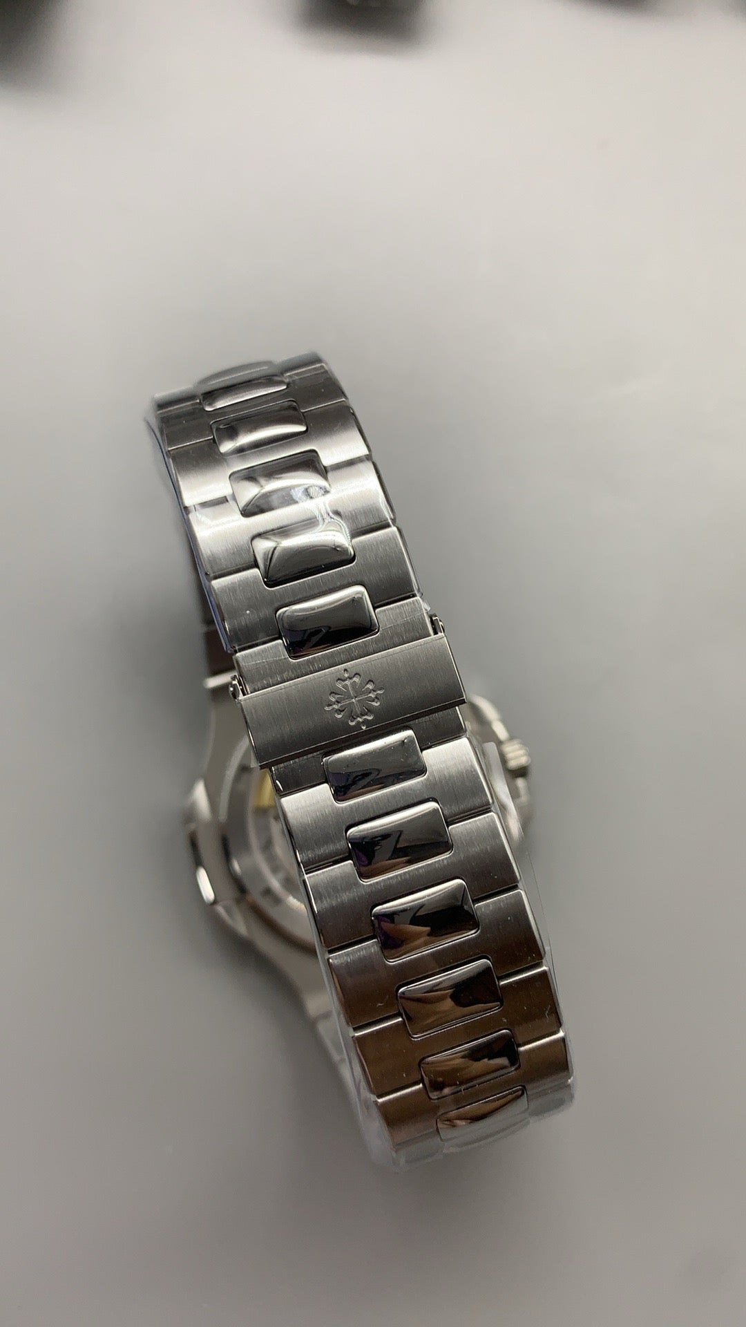 Patek Philippe Nautilus 5711 | 40MM | หน้าปัดสีน้ำเงินลายริ้ว | กลไกอัตโนมัติ Cal.324 S C