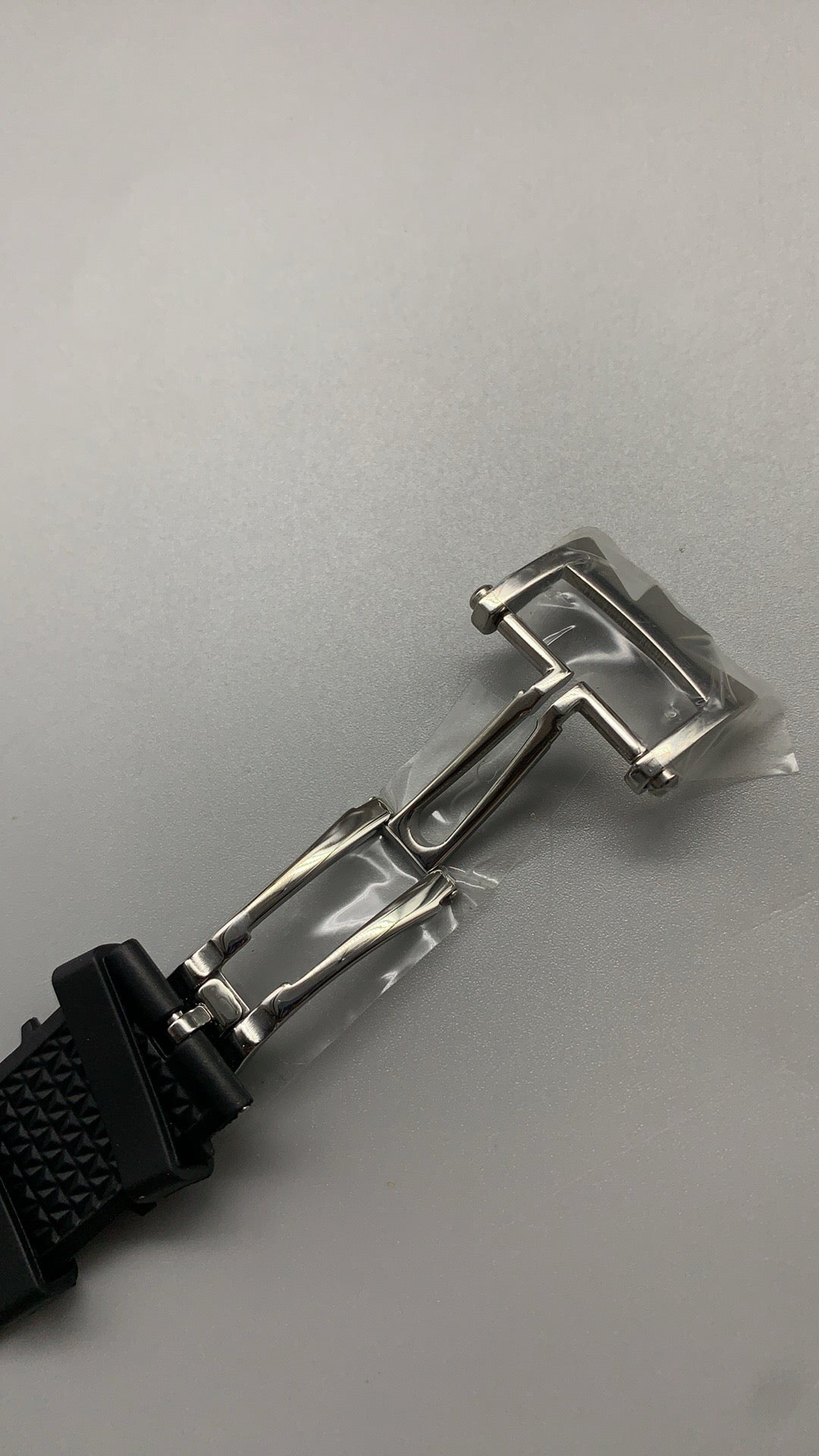 Vacheron Constantin Overseas Dual Time 7900V | 41MM | ตัวเรือนสแตนเลสสตีล | ฟังก์ชันเวลา 2 เขต | หน้าปัดสีน้ำเงิน | กลไกอัตโนมัติ Cal.5110 DT