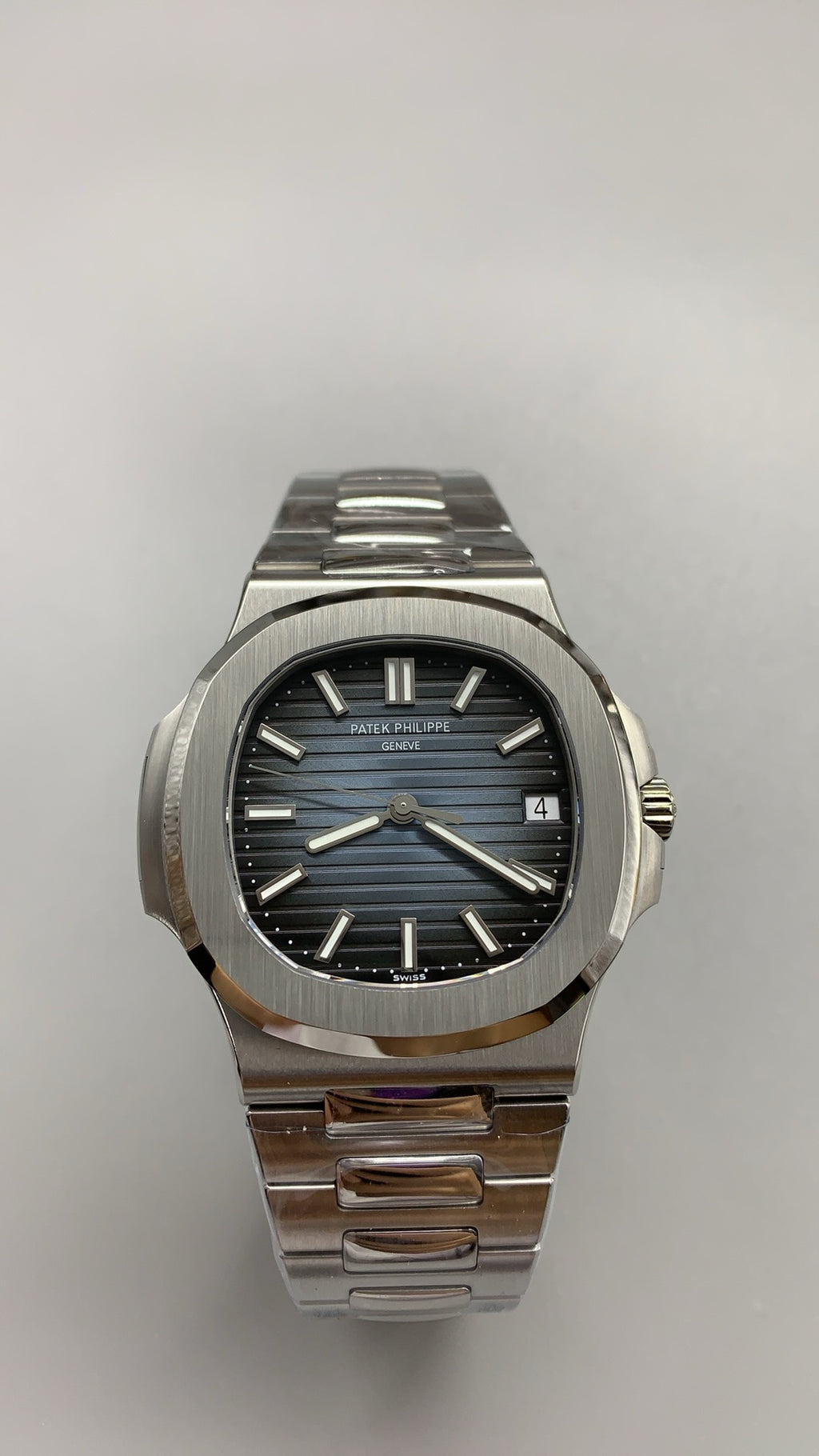 Patek Philippe Nautilus 5711 | 40MM | หน้าปัดสีน้ำเงินลายริ้ว | กลไกอัตโนมัติ Cal.324 S C