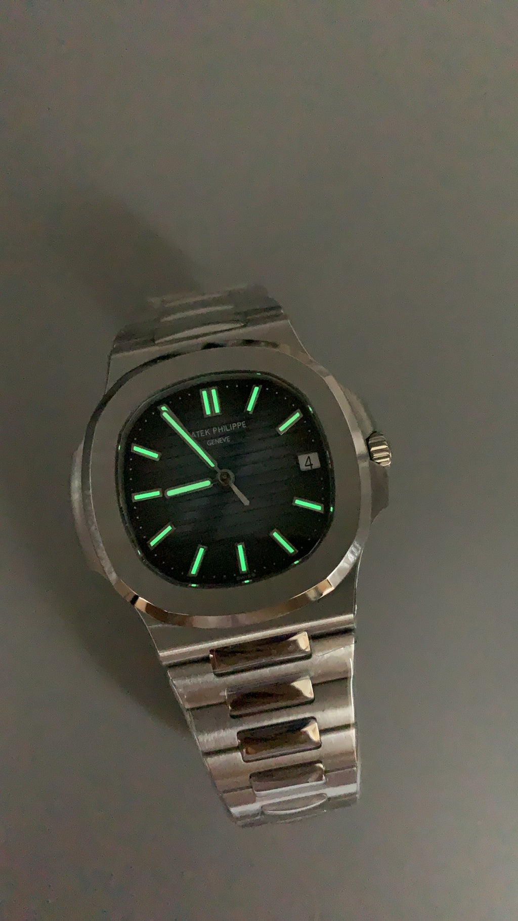 Patek Philippe Nautilus 5711 | 40MM | หน้าปัดสีน้ำเงินลายริ้ว | กลไกอัตโนมัติ Cal.324 S C