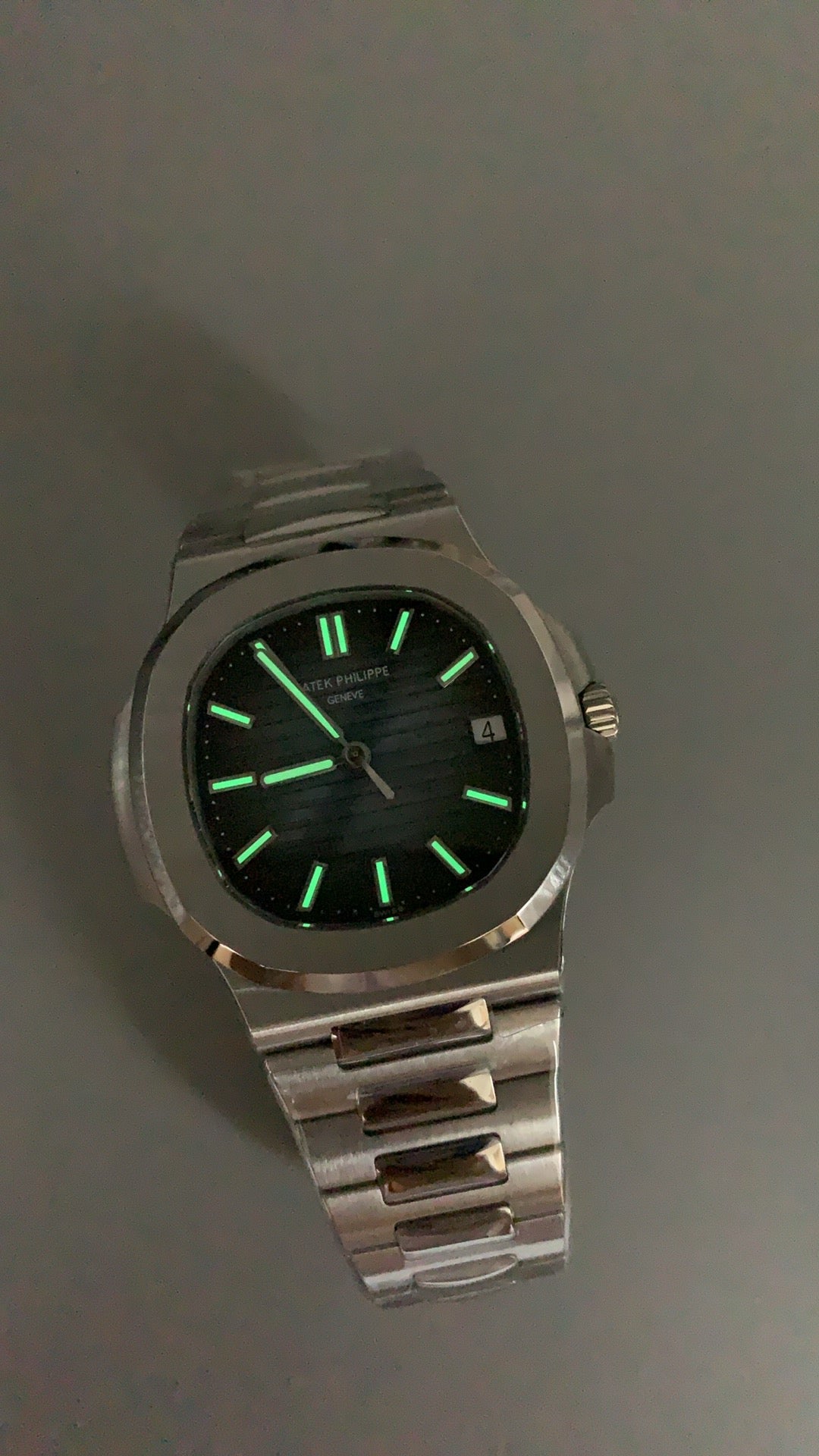 Patek Philippe Nautilus 5711 | 40MM | หน้าปัดสีน้ำเงินลายริ้ว | กลไกอัตโนมัติ Cal.324 S C